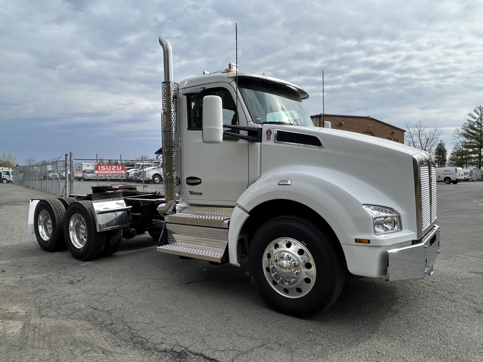 2025 Kenworth T880 - image 3 of 6