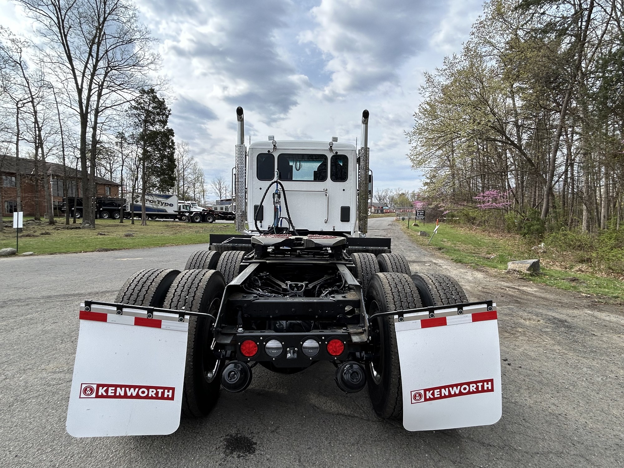 2025 Kenworth T880 - image 6 of 6