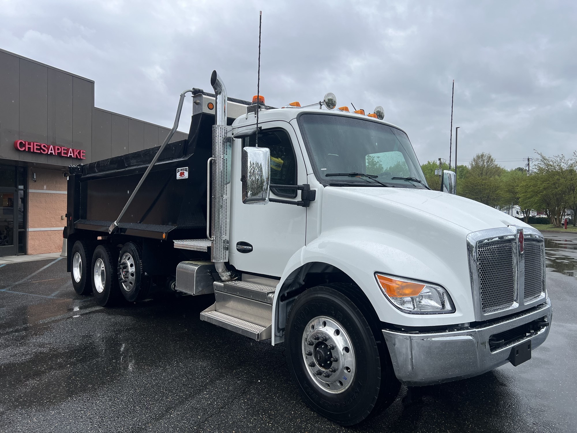 2025 Kenworth T480 - image 1 of 5