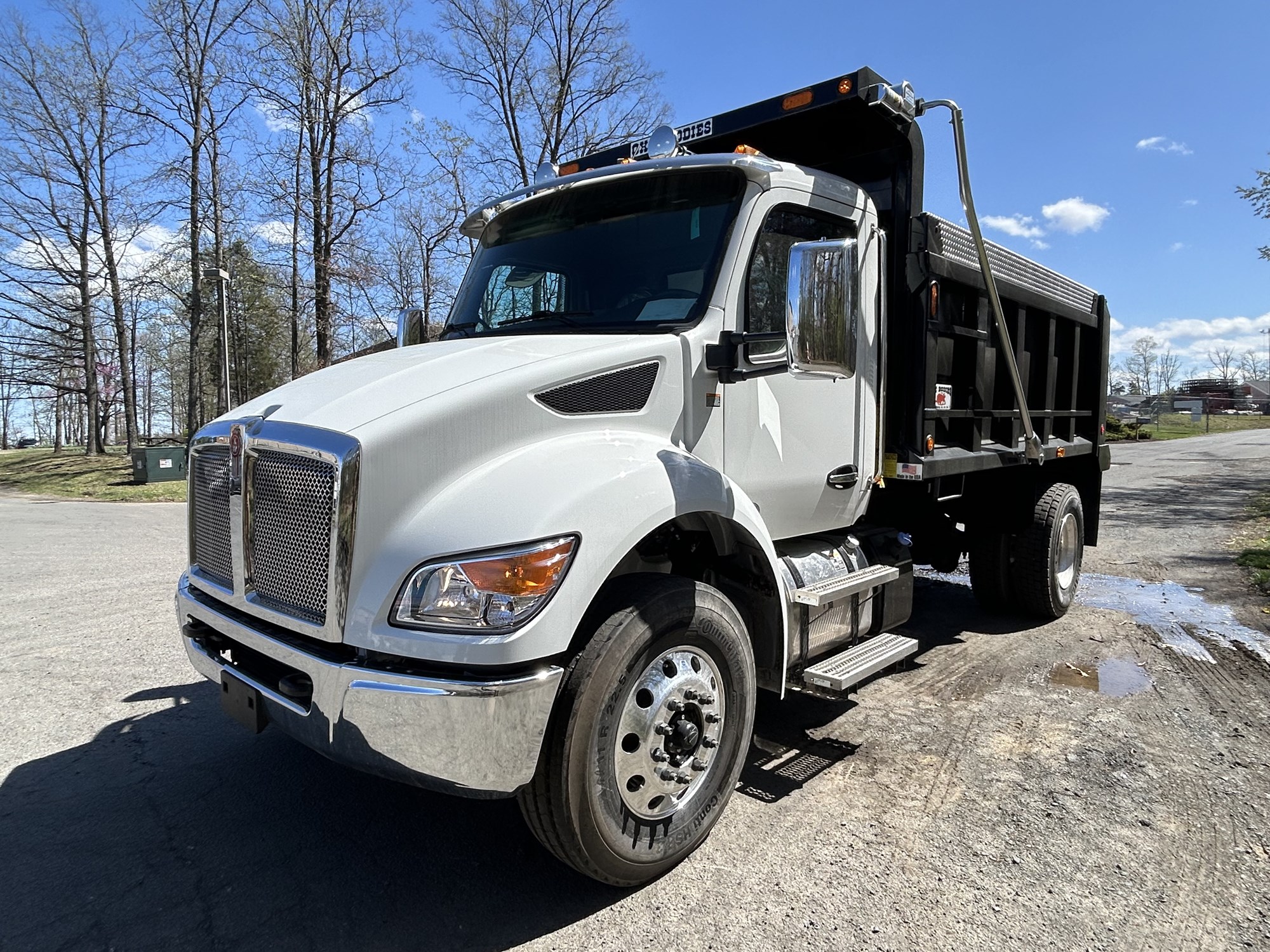 2025 Kenworth T380 - image 1 of 6