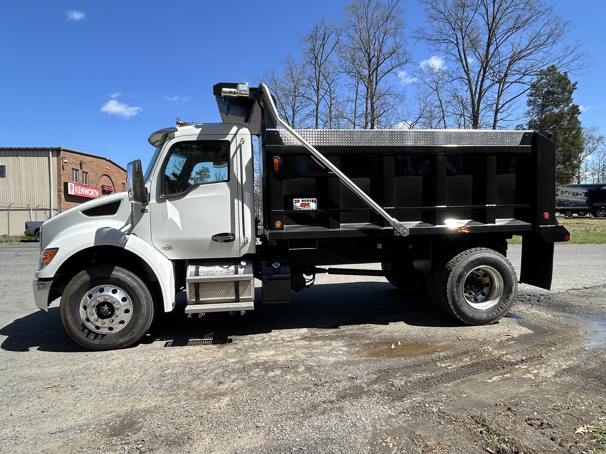 2025 Kenworth T380 - image 2 of 6