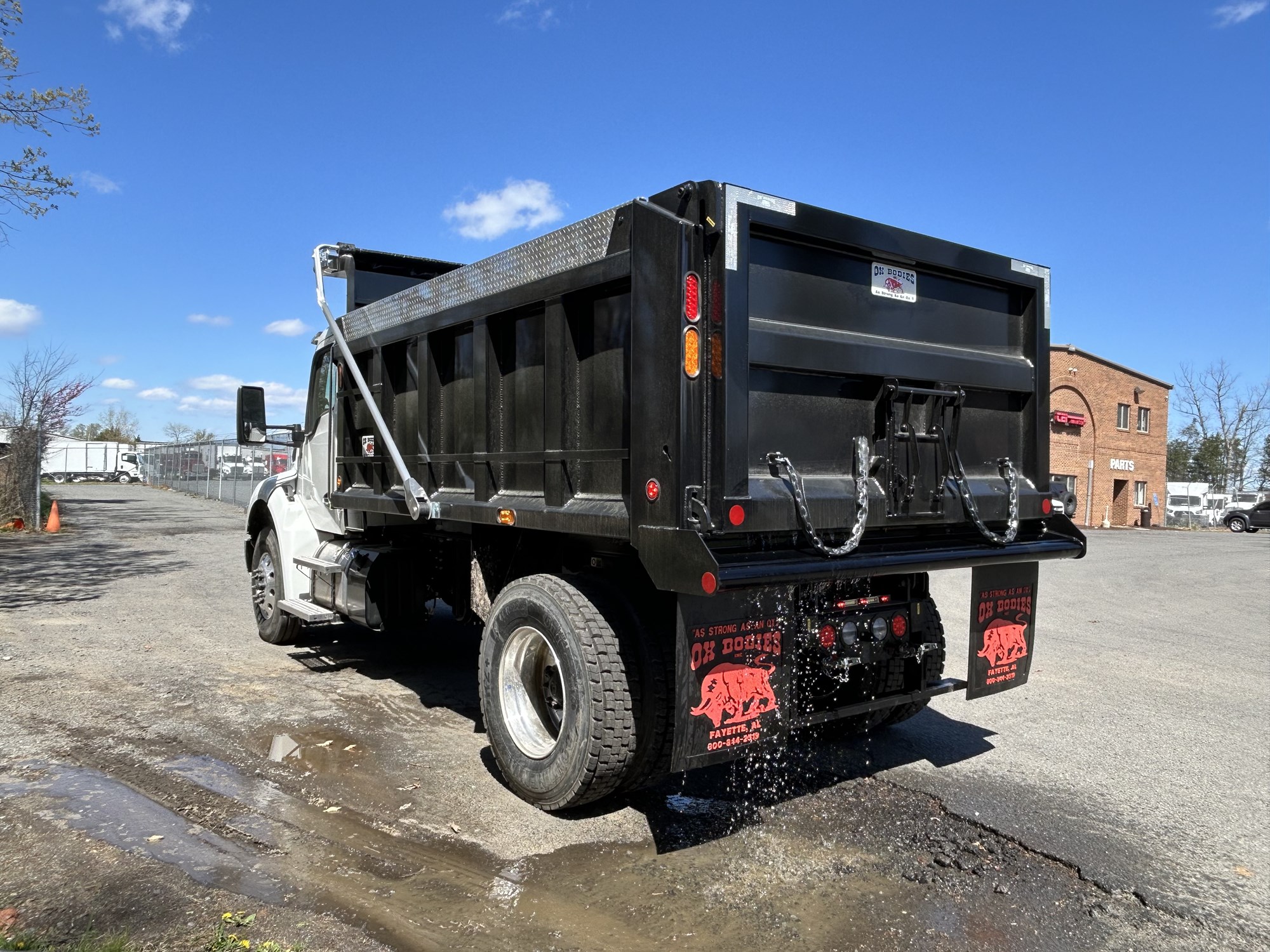 2025 Kenworth T380 - image 3 of 6