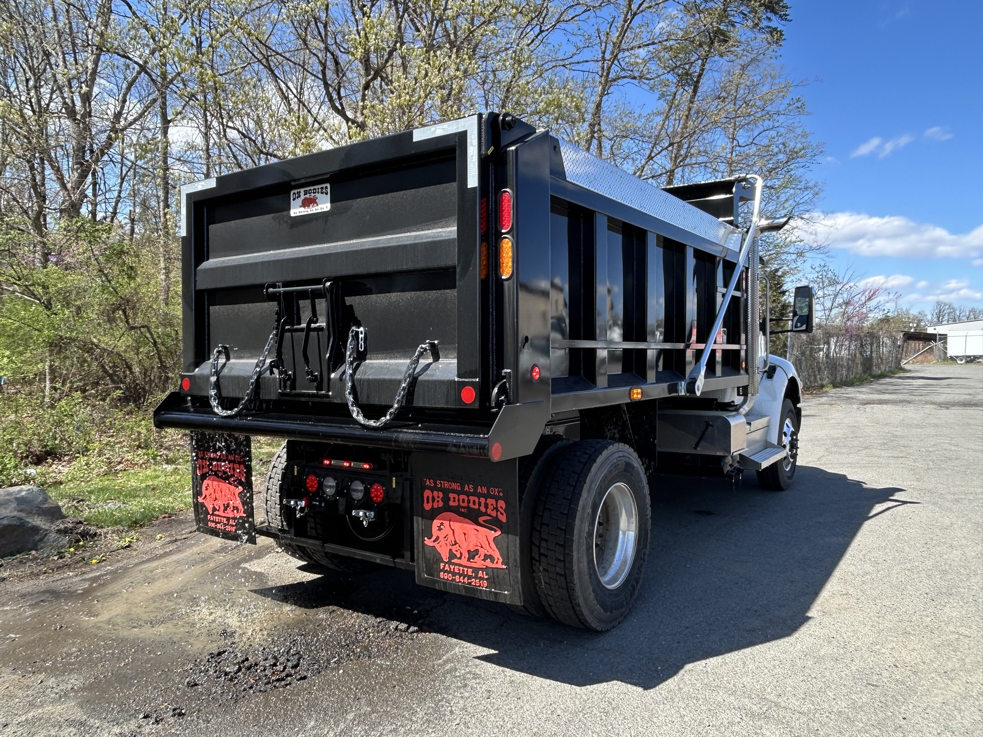 2025 Kenworth T380 - image 4 of 6