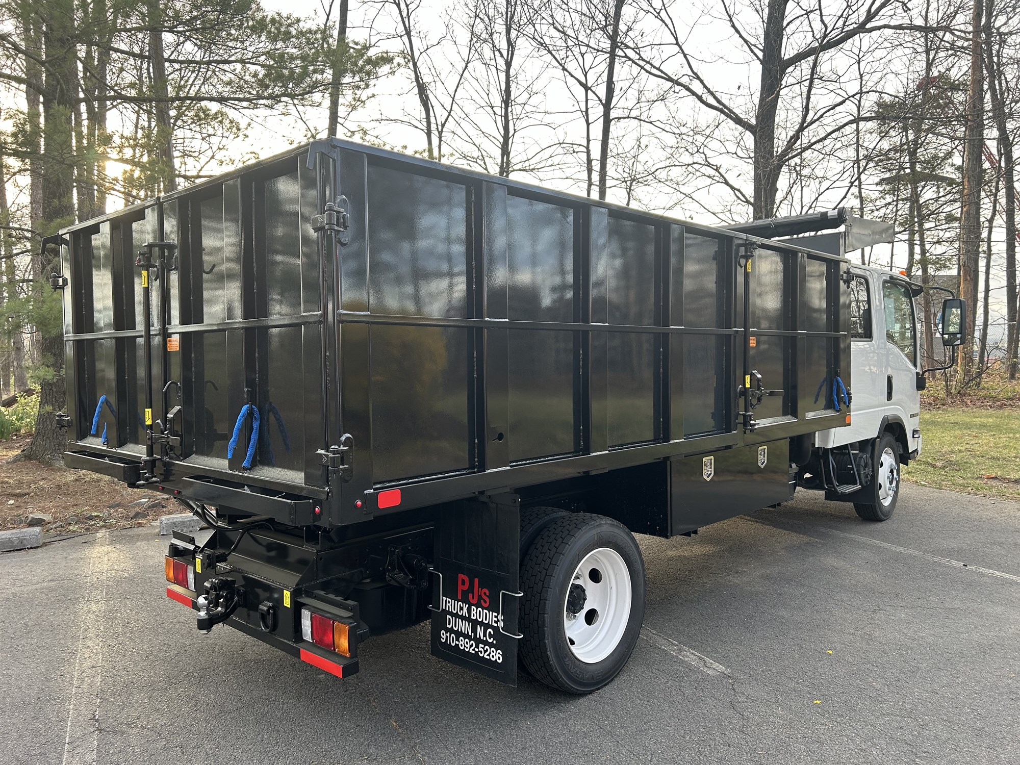2025 Isuzu NRR GAS 1V4 - image 5 of 6