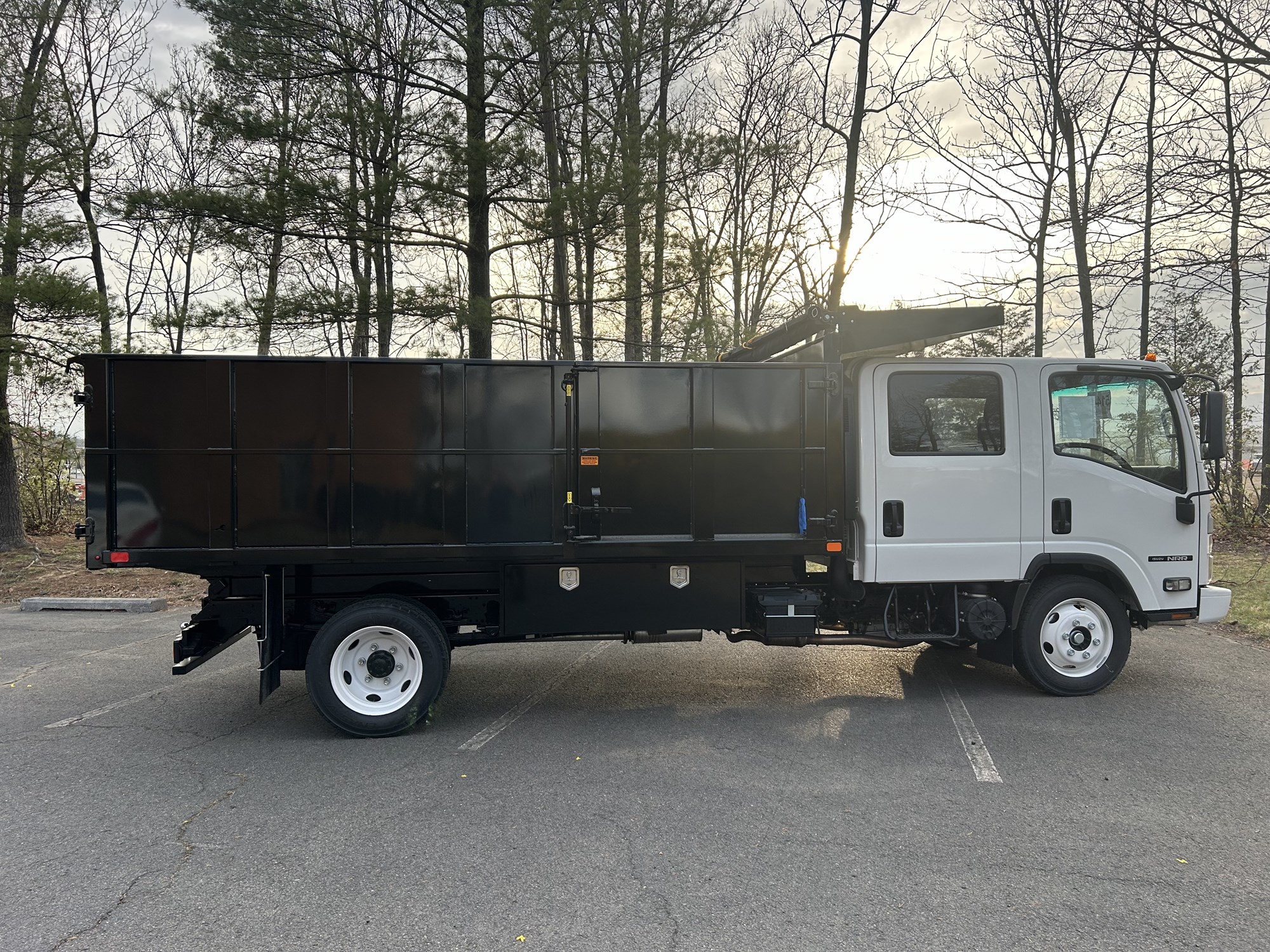 2025 Isuzu NRR GAS 1V4 - image 6 of 6