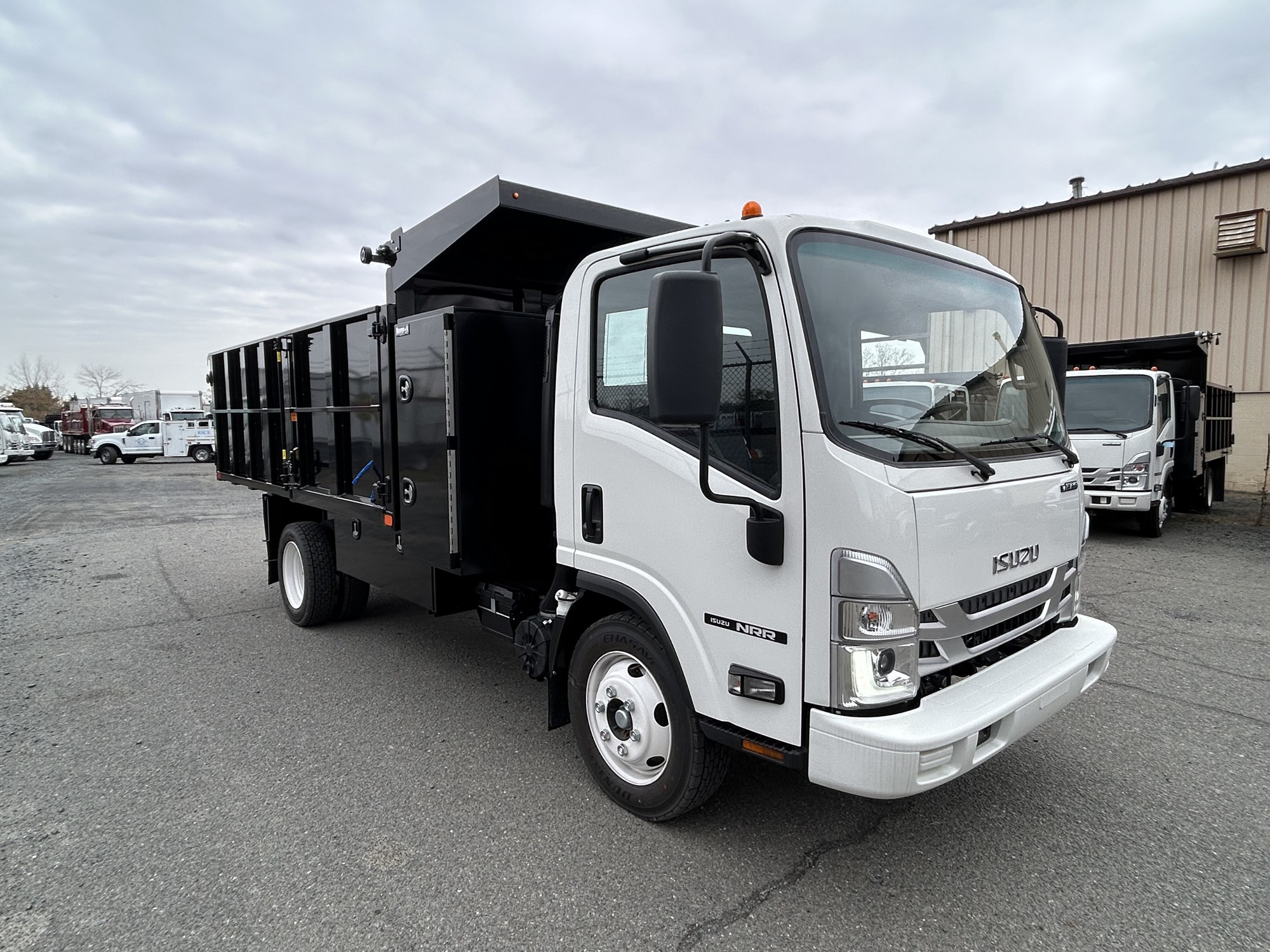 2025 Isuzu NRR GAS 1U3 - image 6 of 6