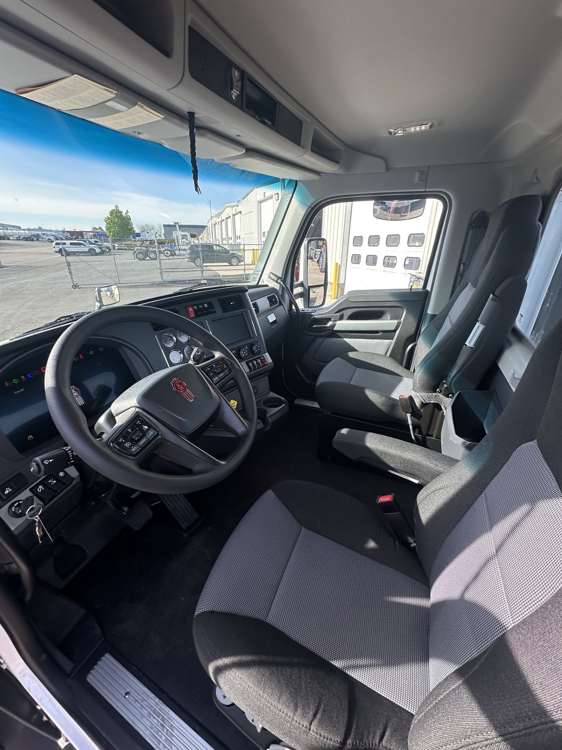 2026 Kenworth T680 Next Gen - image 5 of 6