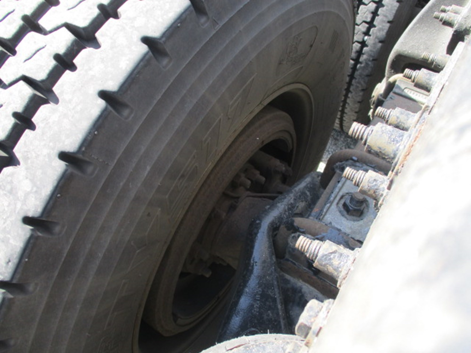 2012 Peterbilt 386 - image 5 of 6