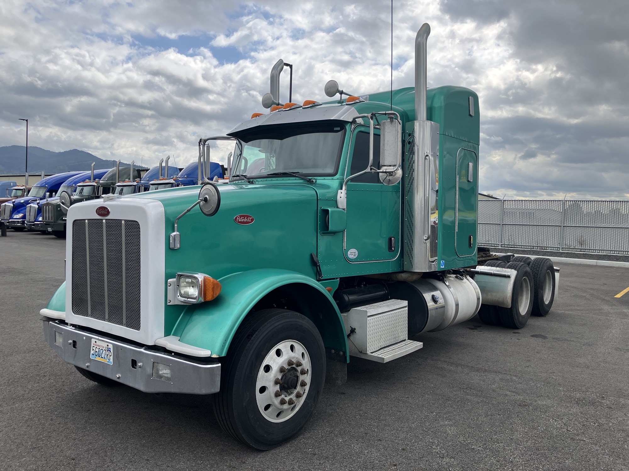 2016 Peterbilt 367 - image 1 of 6