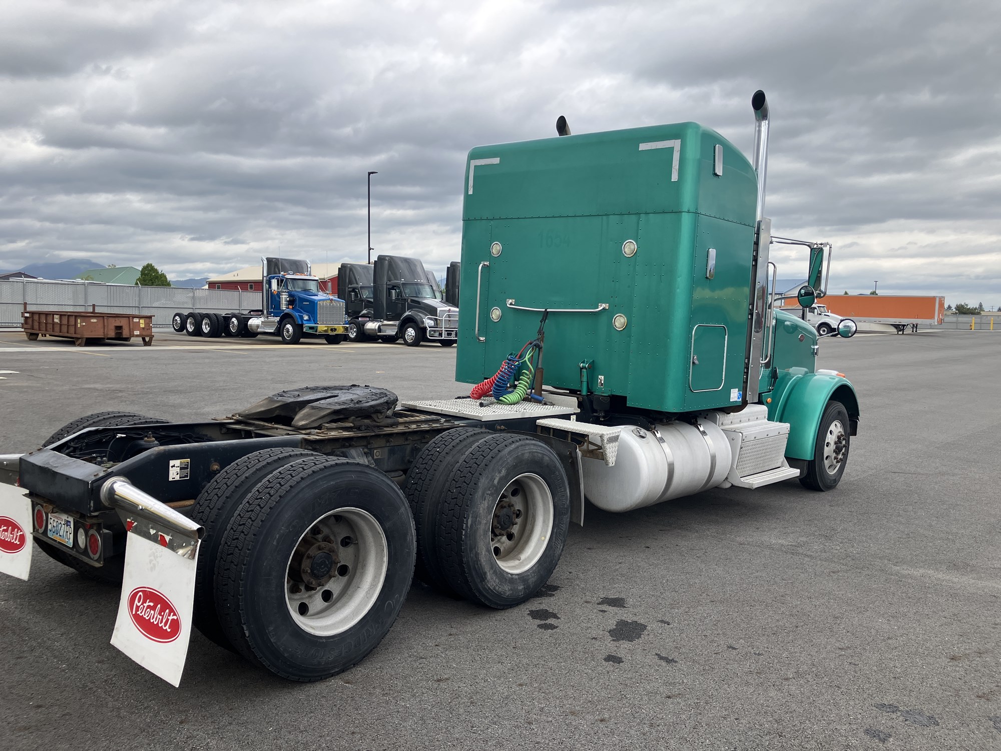 2016 Peterbilt 367 - image 5 of 6
