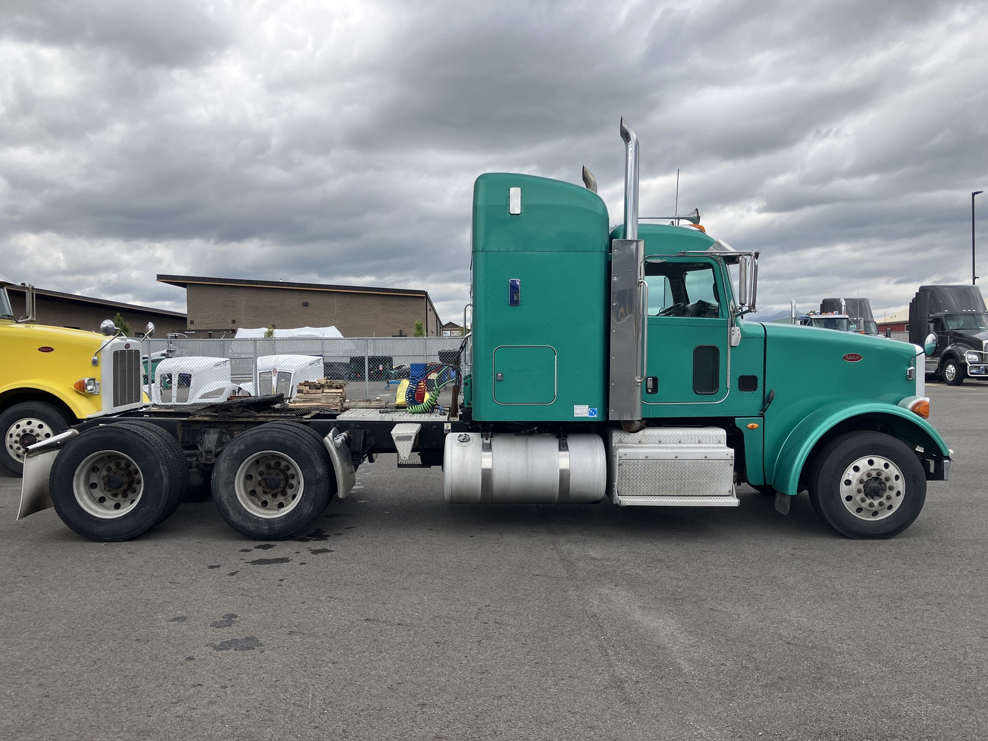 2016 Peterbilt 367 - image 6 of 6
