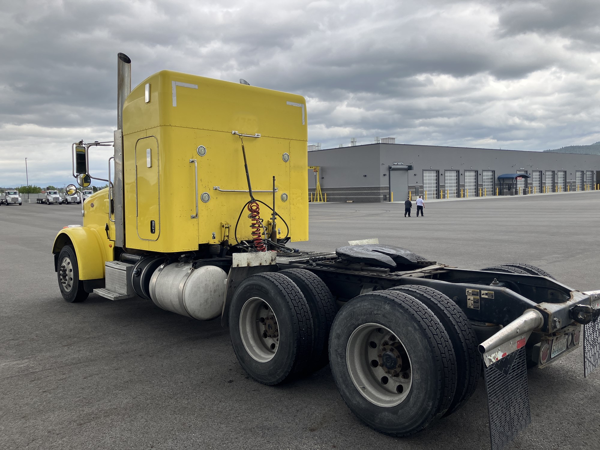 2017 Peterbilt 367 - image 3 of 6