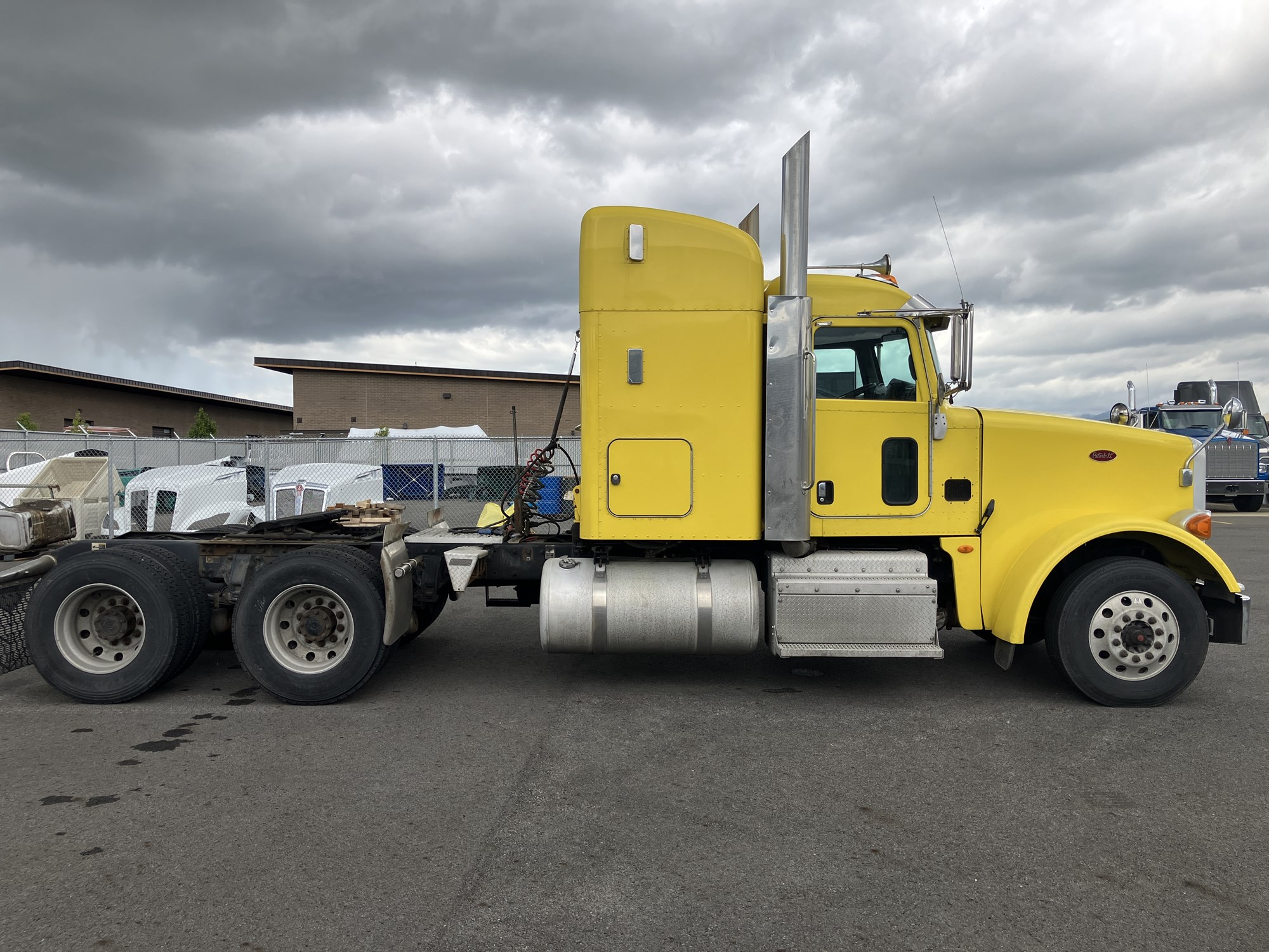 2017 Peterbilt 367 - image 6 of 6