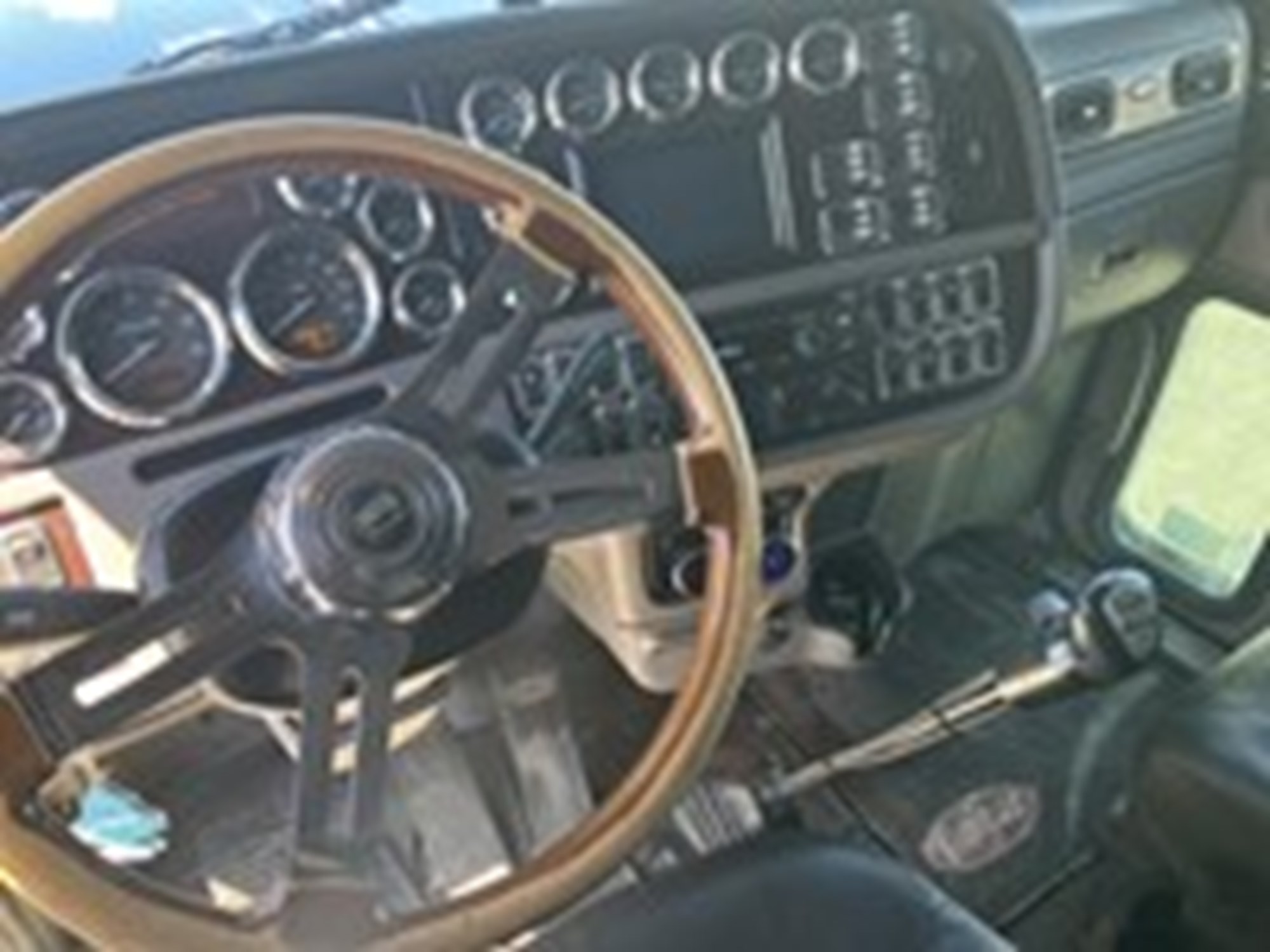 2019 Peterbilt 389 - image 4 of 6