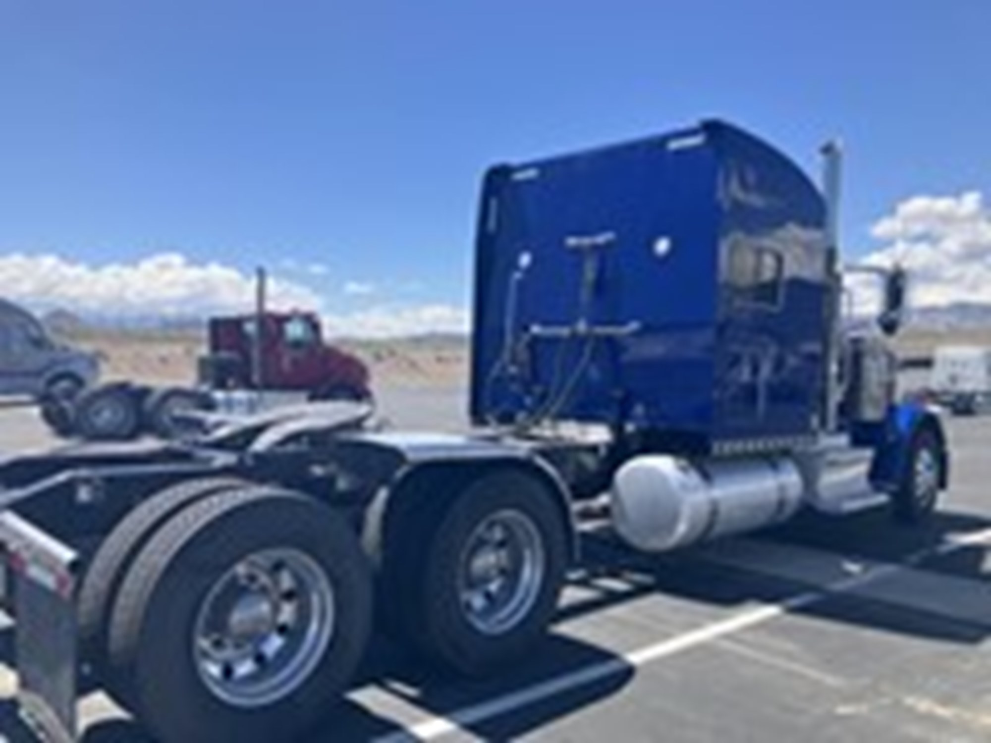 2019 Peterbilt 389 - image 5 of 6