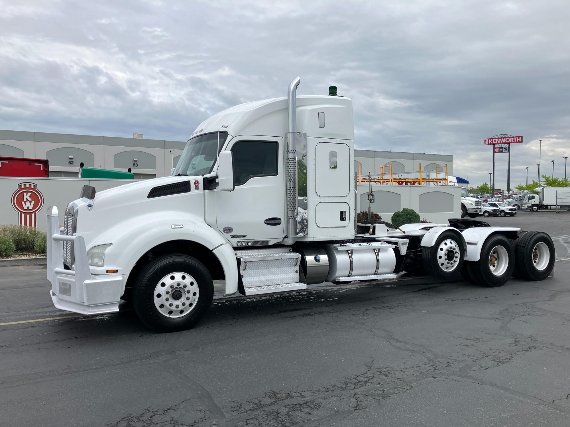 2019 Kenworth T880 - image 1 of 6