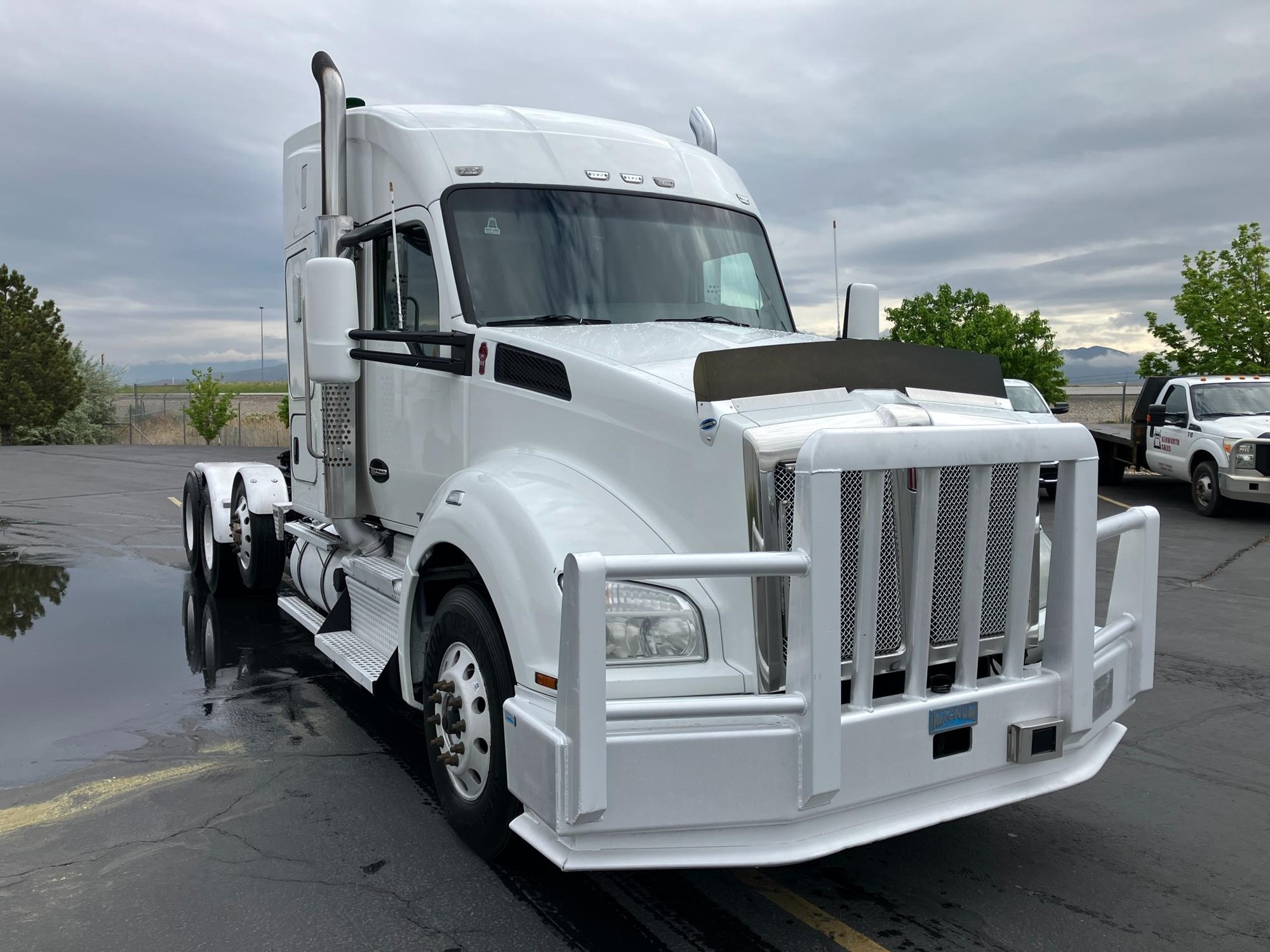2019 Kenworth T880 - image 3 of 6