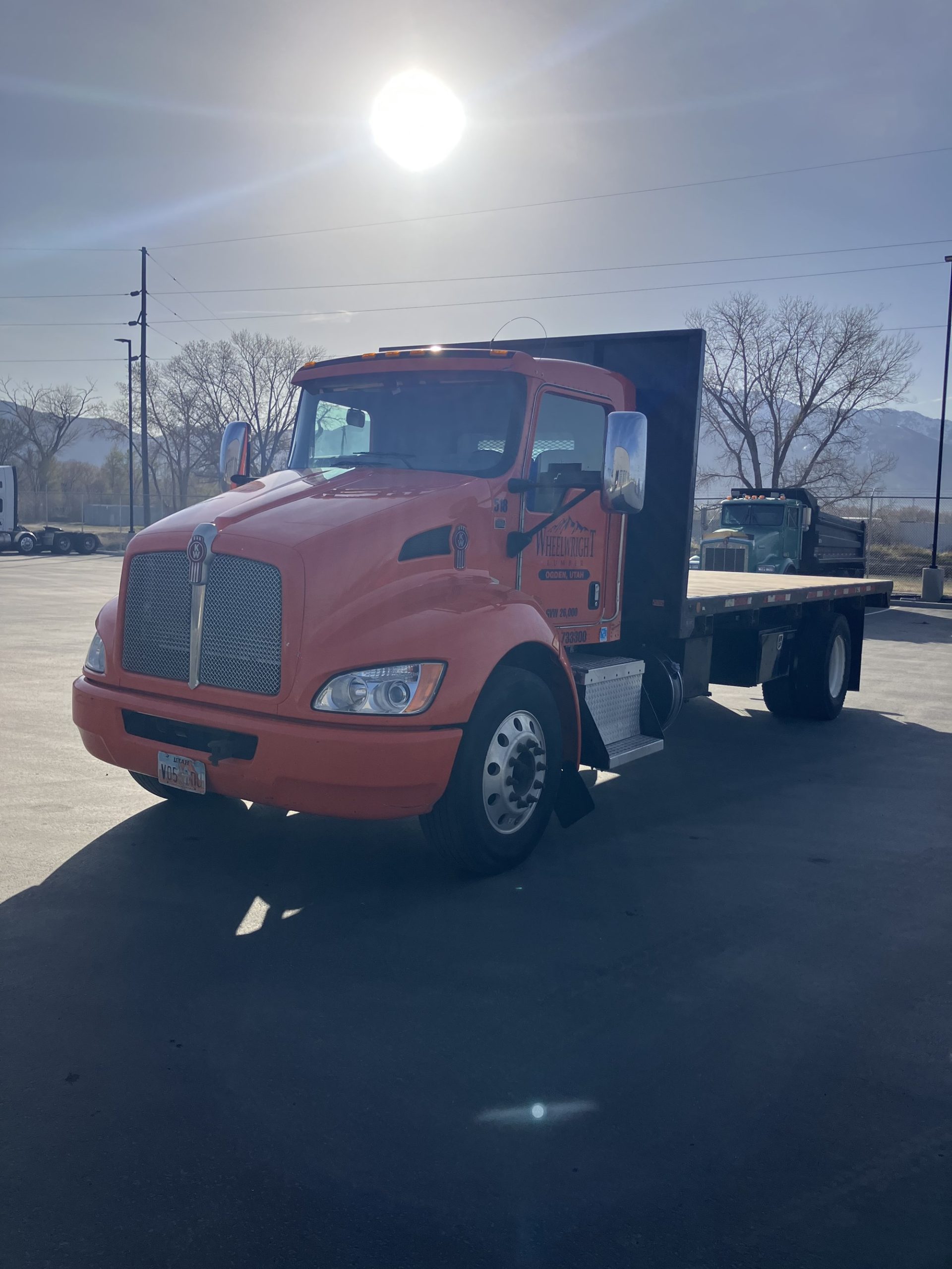 2019 Kenworth T270 - image 2 of 5
