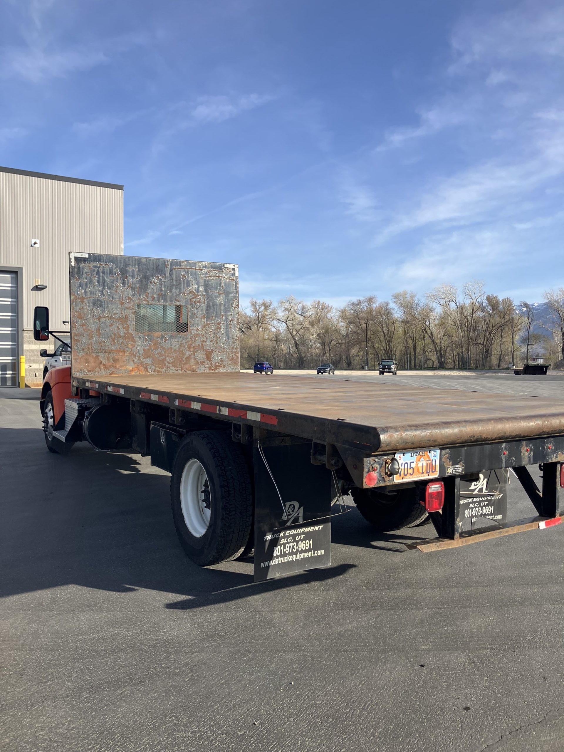 2019 Kenworth T270 - image 4 of 5