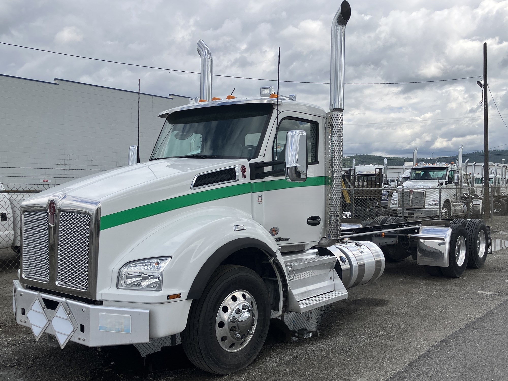2020 Kenworth T880 - image 1 of 3