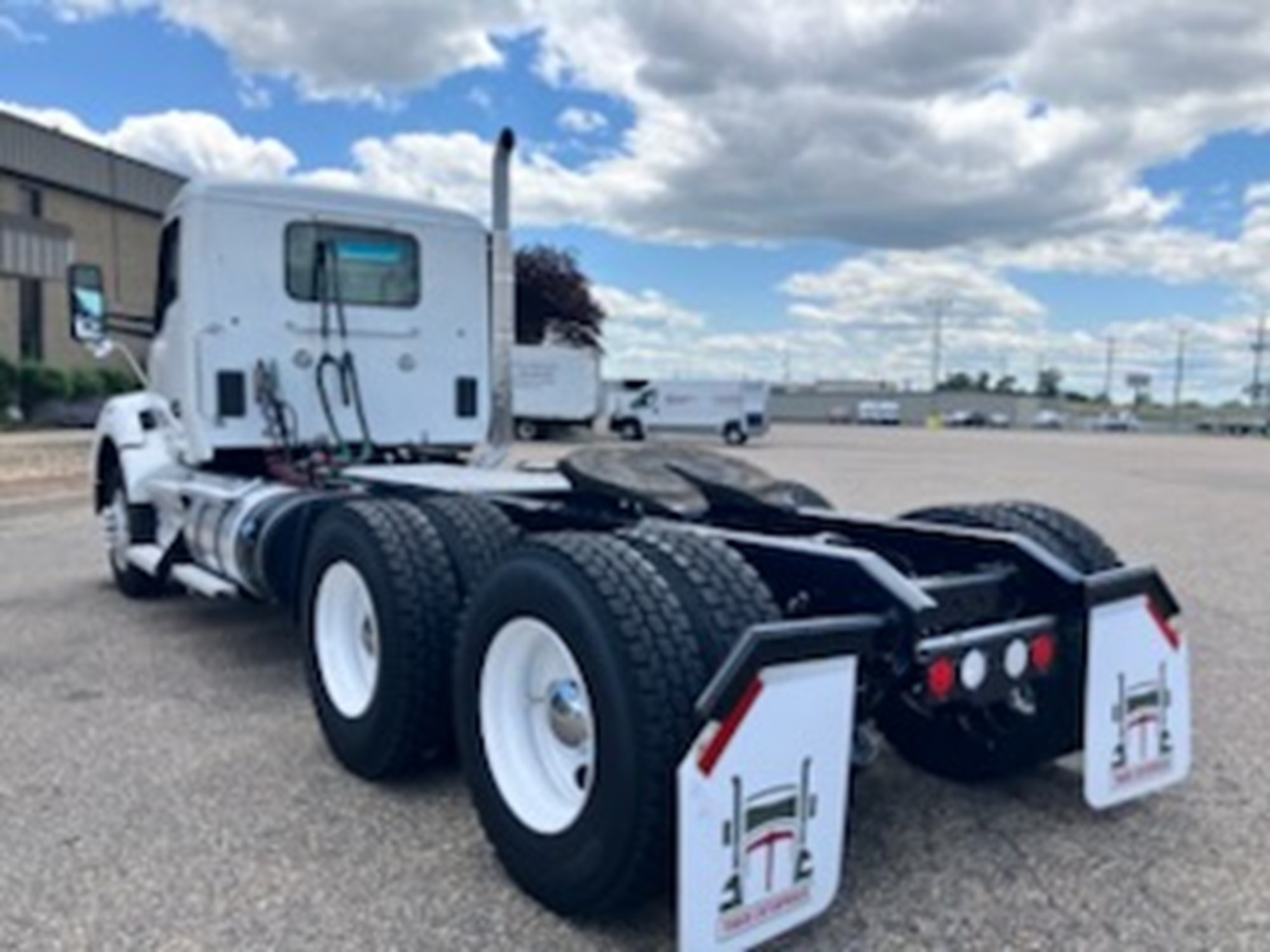 2020 Kenworth T880 - image 5 of 6