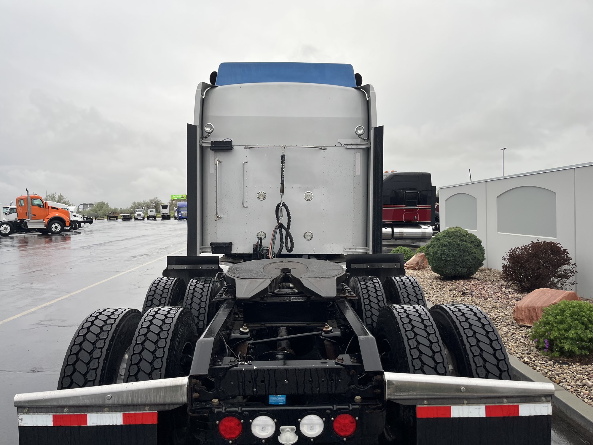 2020 Kenworth W900 - image 5 of 6