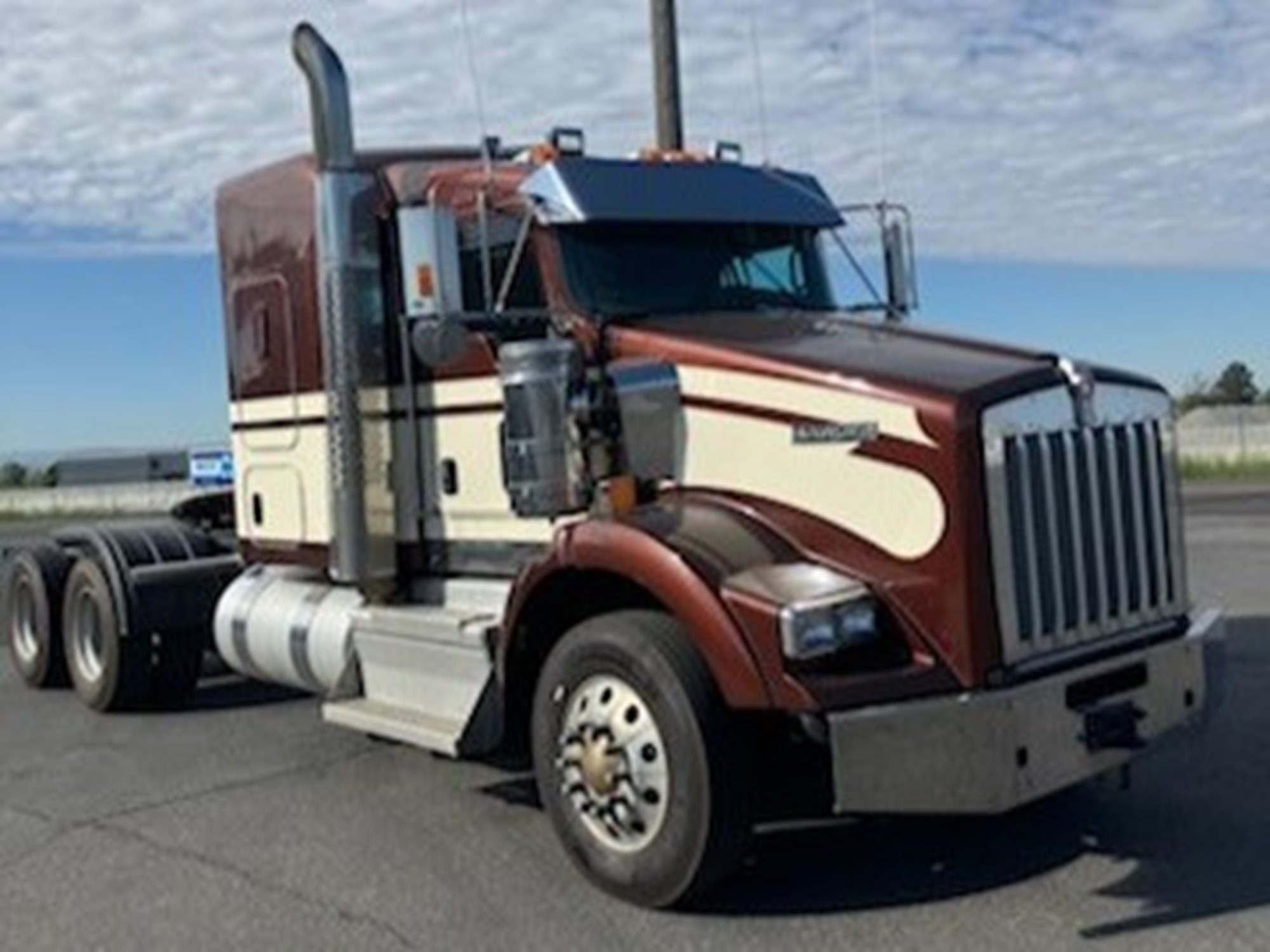 2021 Kenworth T800 - image 2