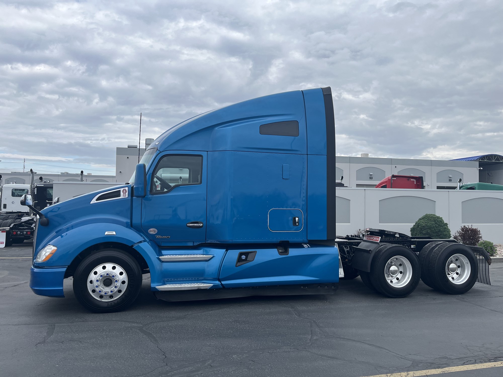 2021 Kenworth T680 - image 1 of 6