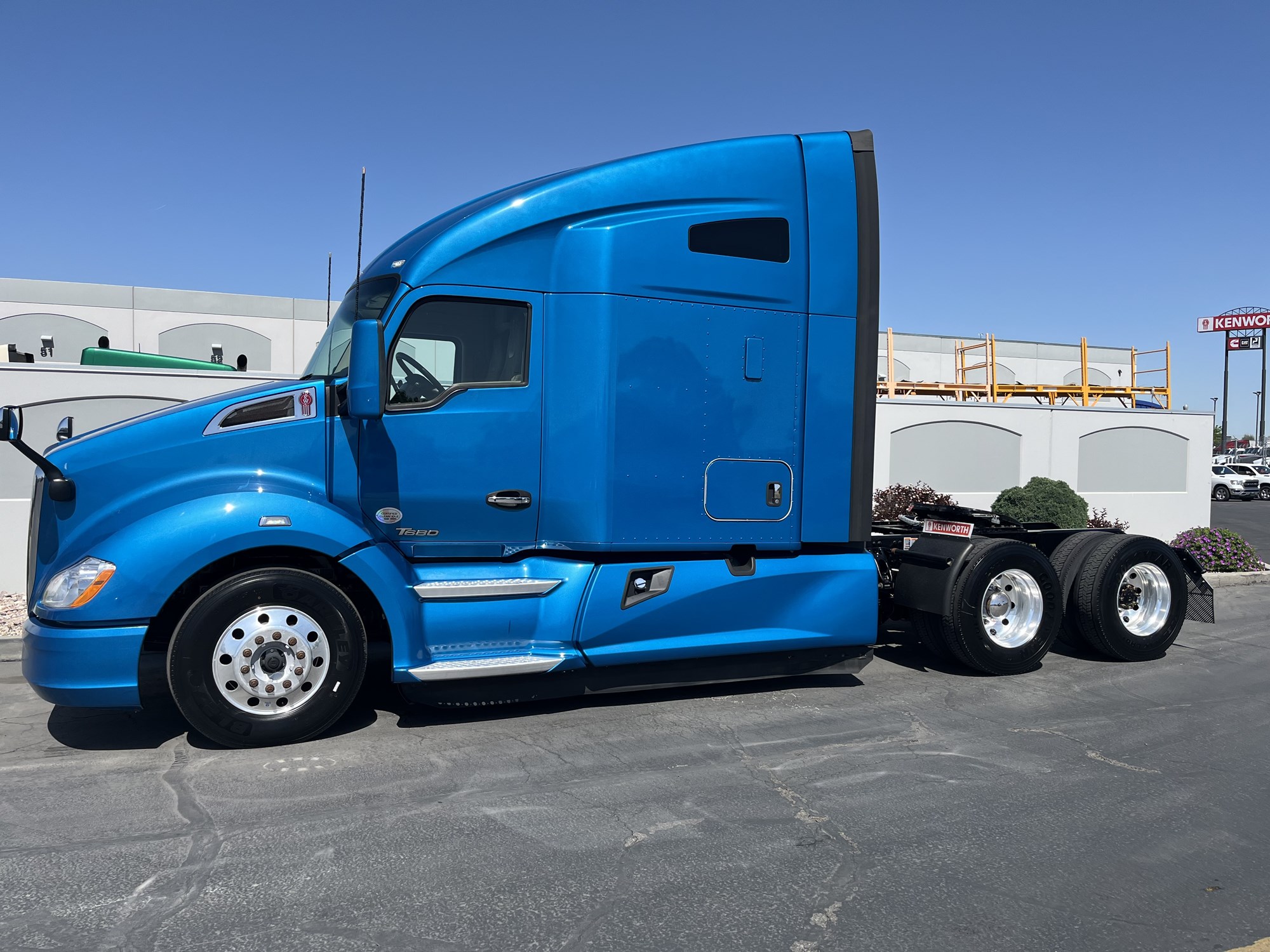 2021 Kenworth T680 - image 1 of 6