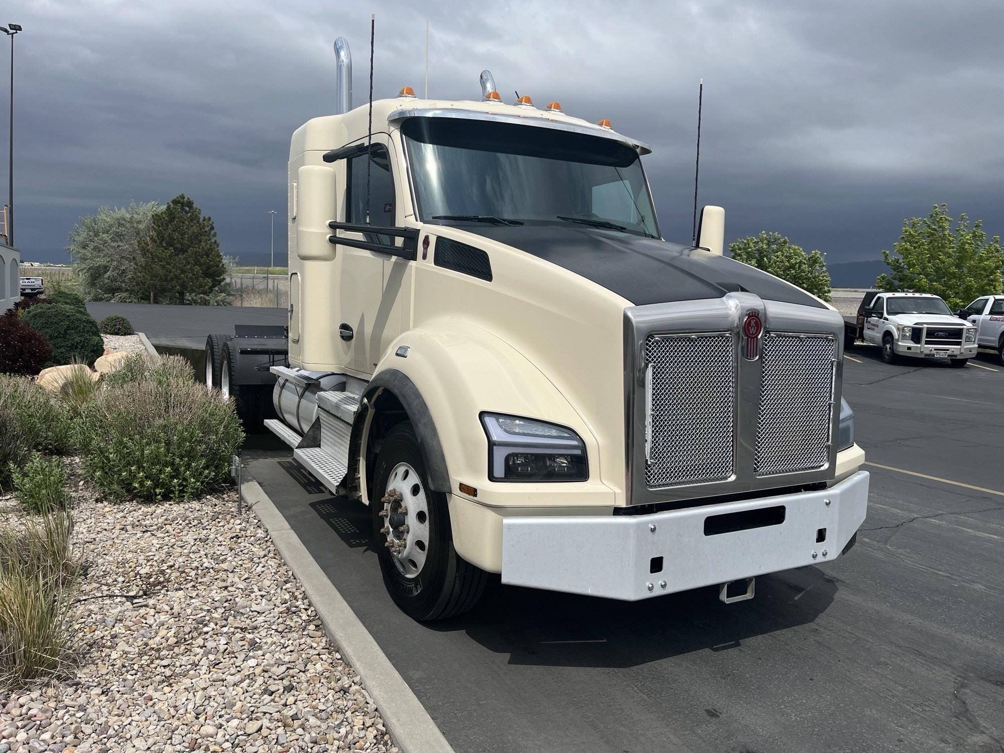 2020 Kenworth T880 - image 4 of 6