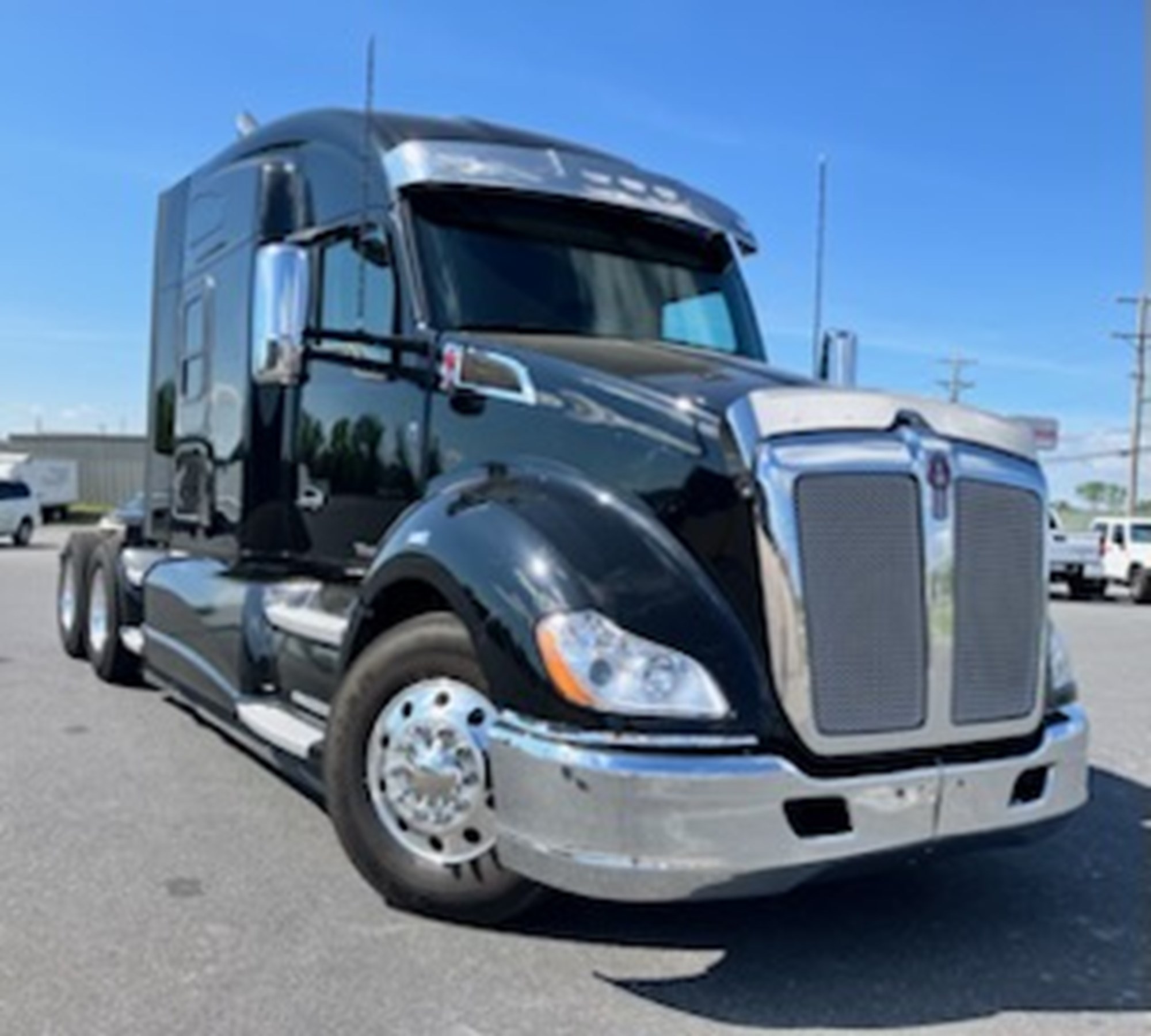 2022 Kenworth T680 - image 3 of 6