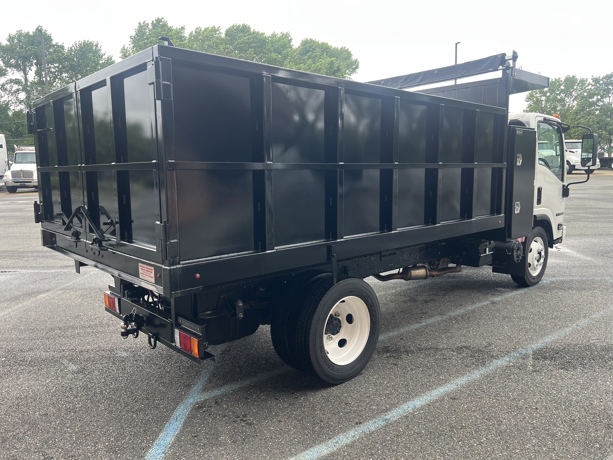 2024 Isuzu NRR GAS 1U3 - image 4 of 6