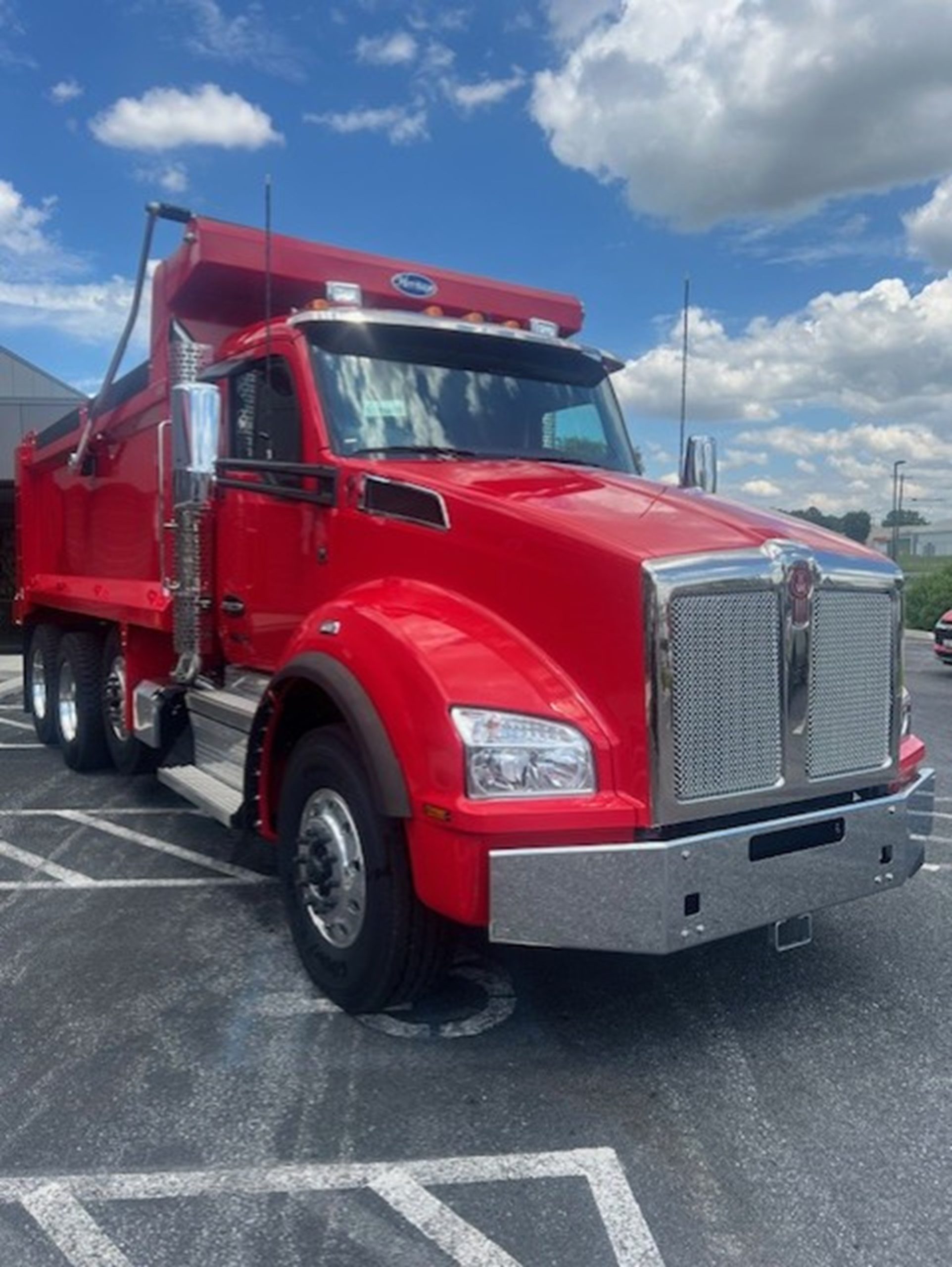 2025 Kenworth T880 - image 4 of 6