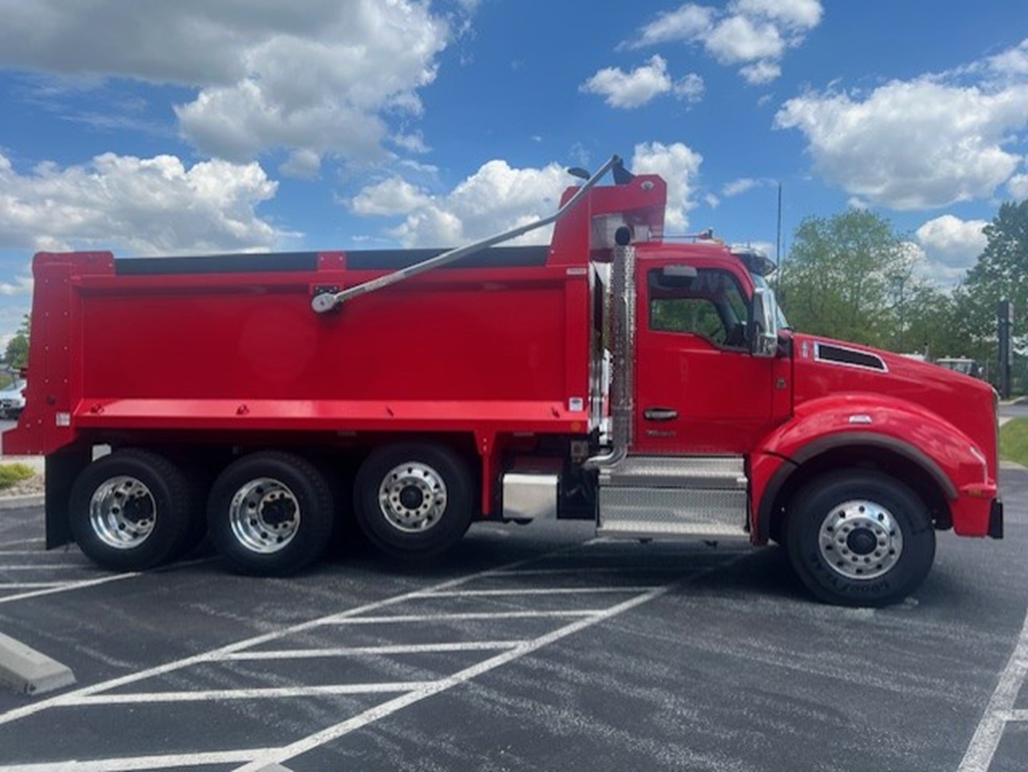 2025 Kenworth T880 - image 5 of 6