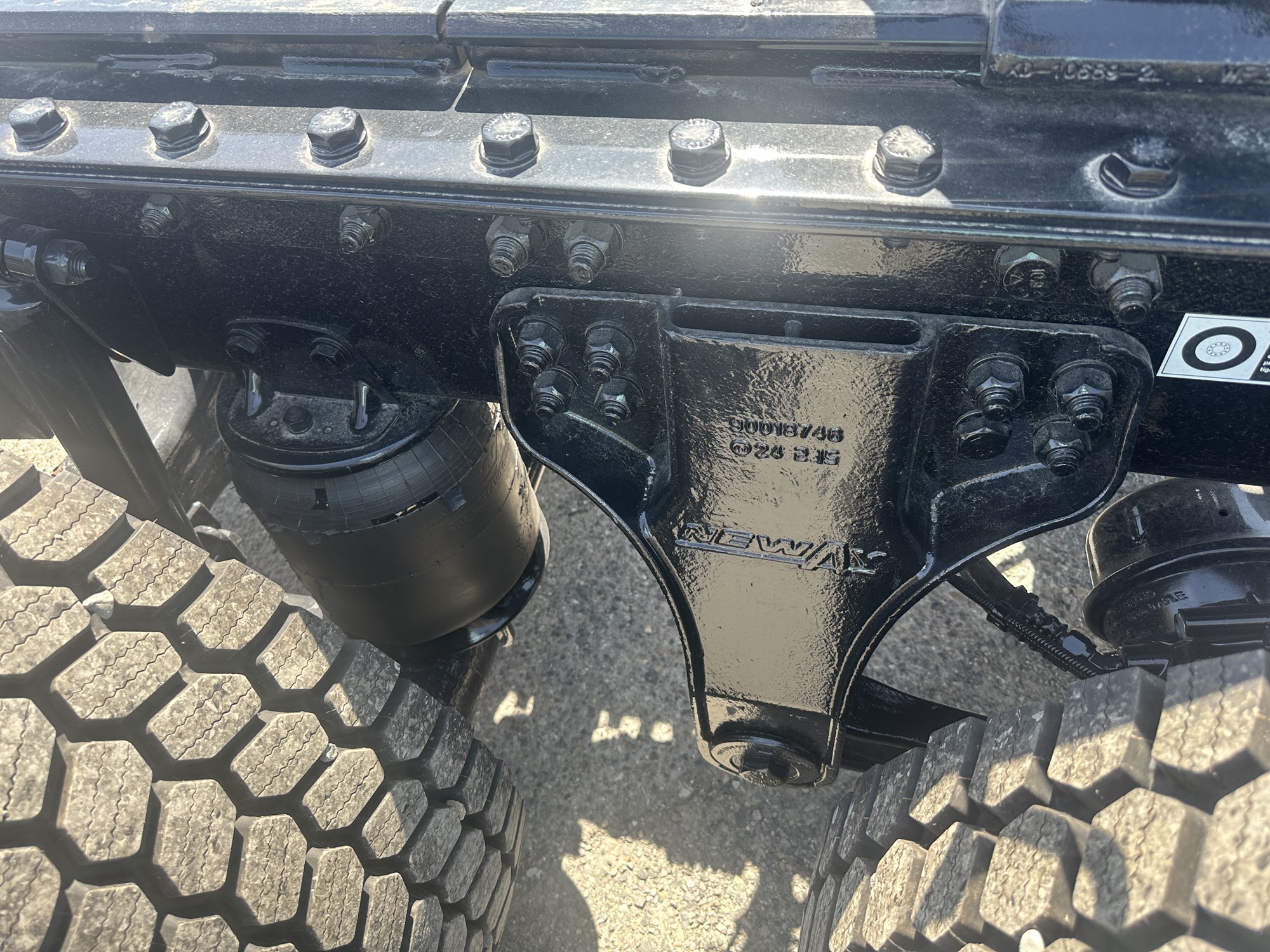 2025 Kenworth T880 2025 Kenworth T880 - image 3 of 6