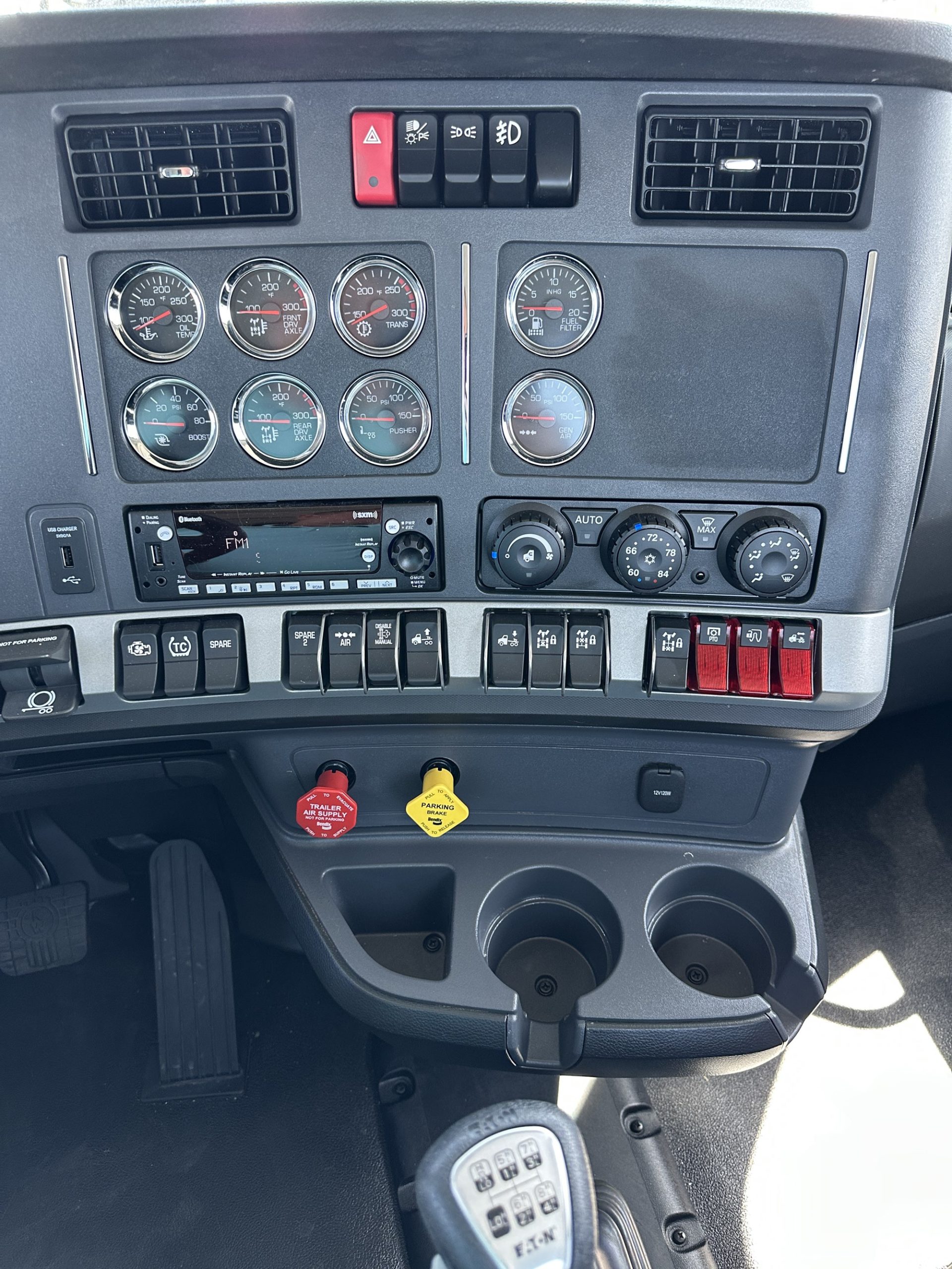 2025 Kenworth T880 2025 Kenworth T880 - image 5 of 6