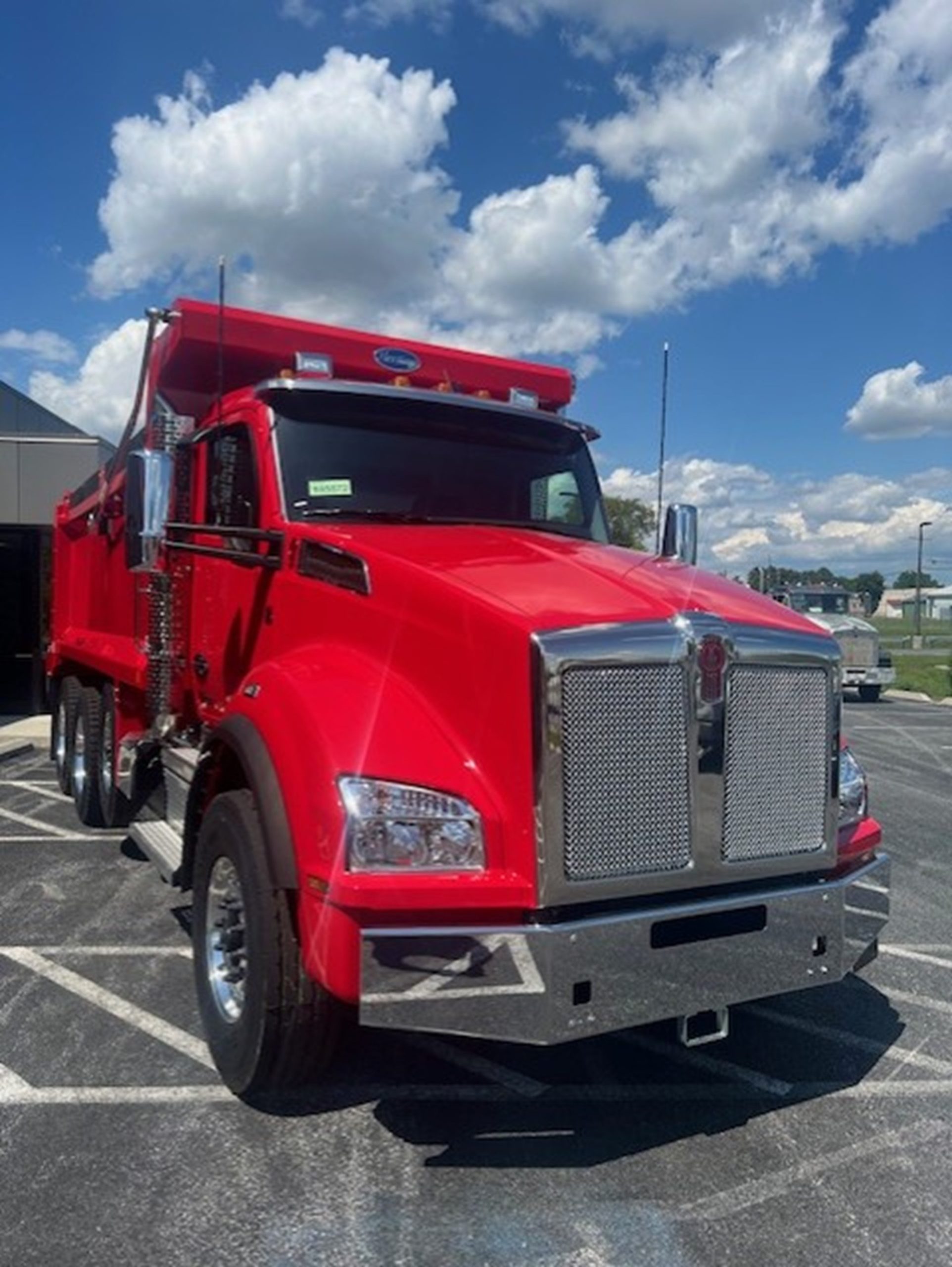 2025 Kenworth T880 - image 3 of 6