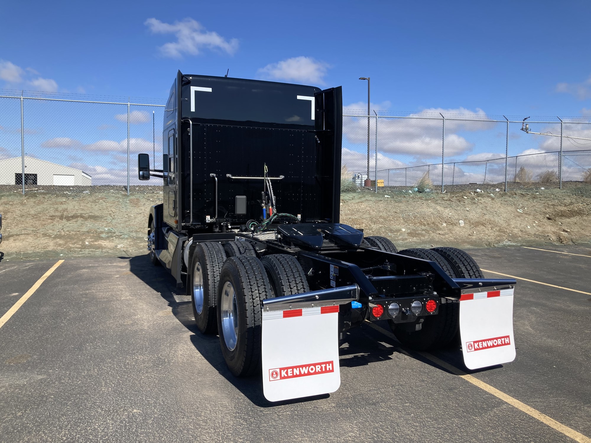 2025 Kenworth T680 Next Gen - image 4 of 6