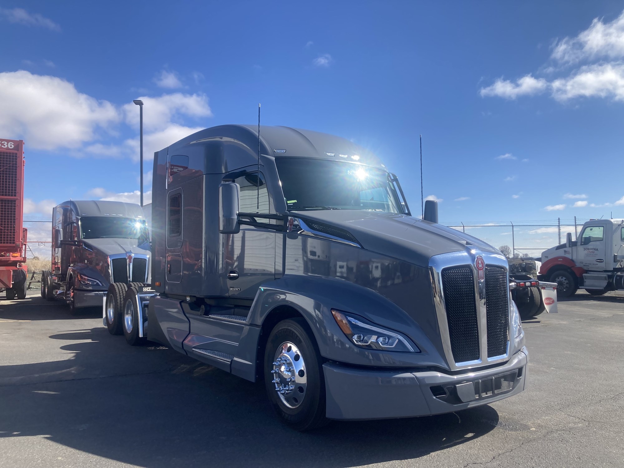 2025 Kenworth T680 Next Gen - image 1 of 4