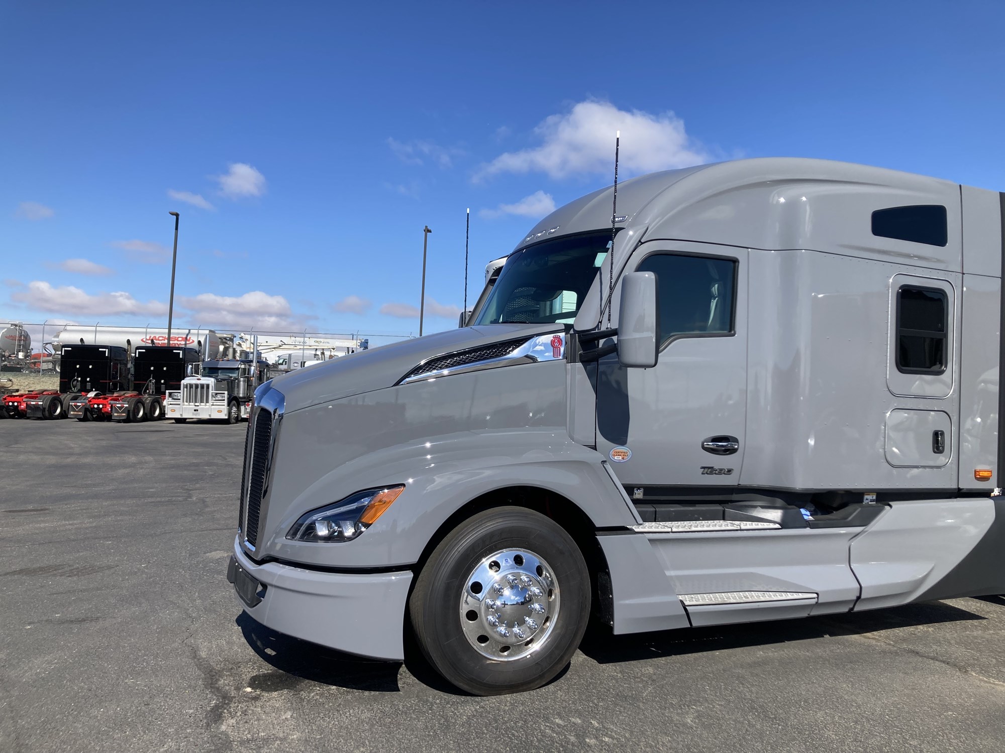 2025 Kenworth T680 Next Gen - image 2 of 4