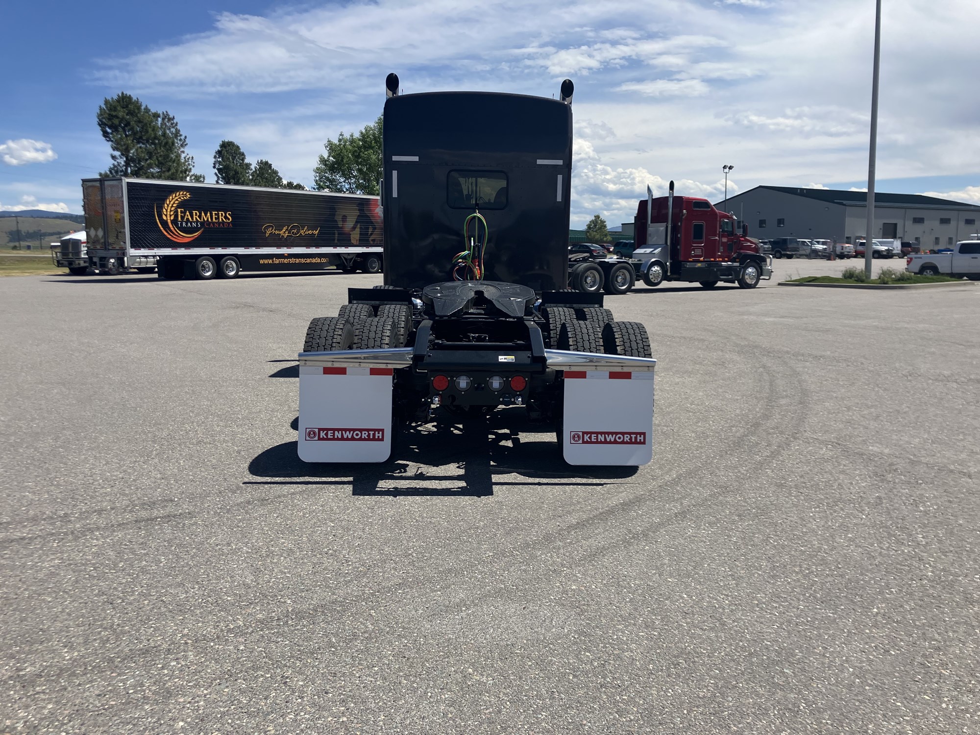 2025 Kenworth W900B - image 3 of 6