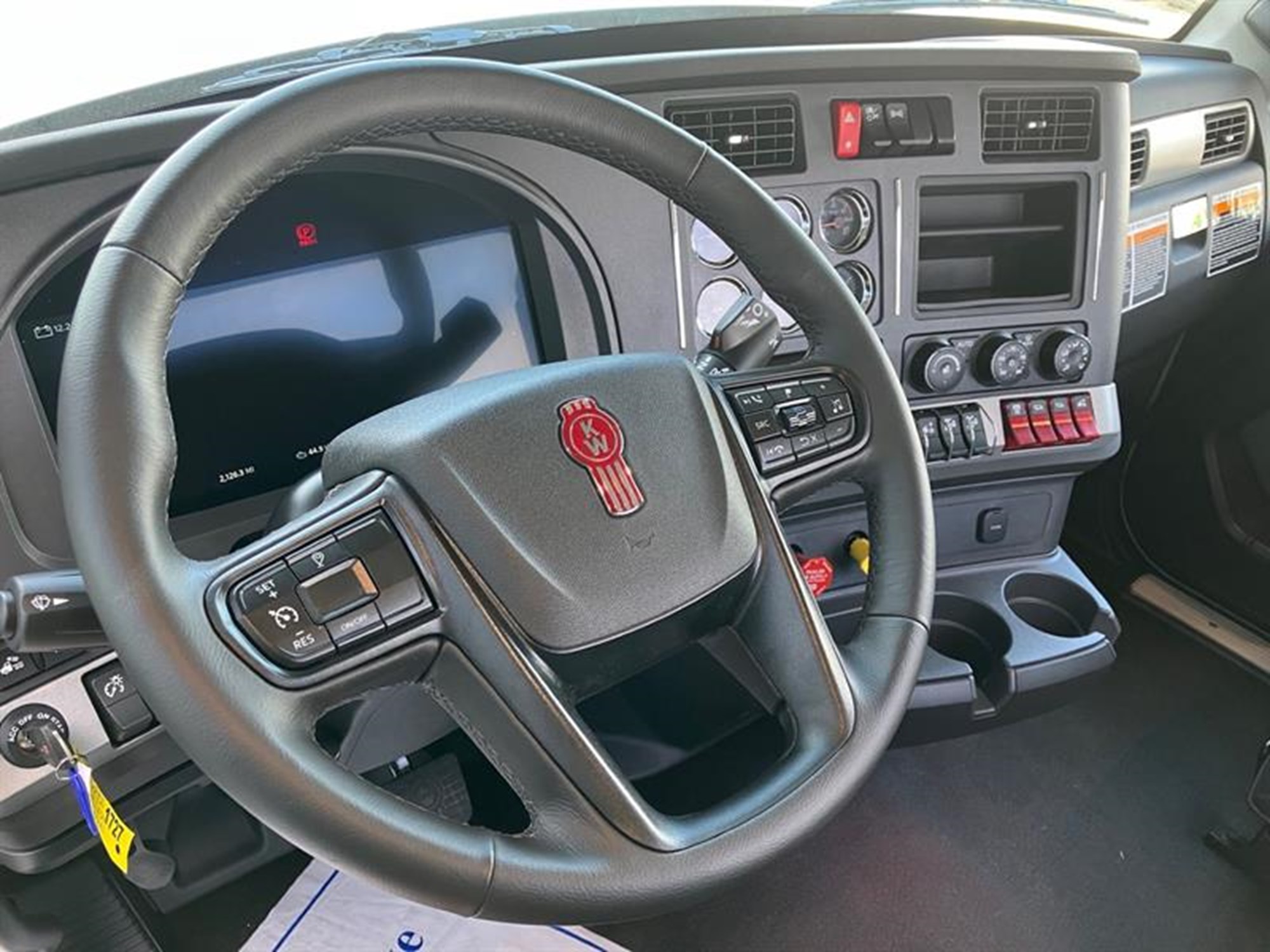 2026 Kenworth W990 - image 6