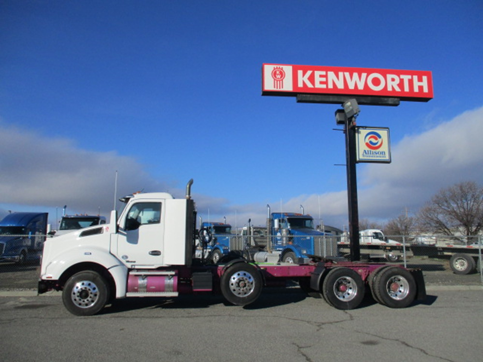 2019 Kenworth T880 - image 3