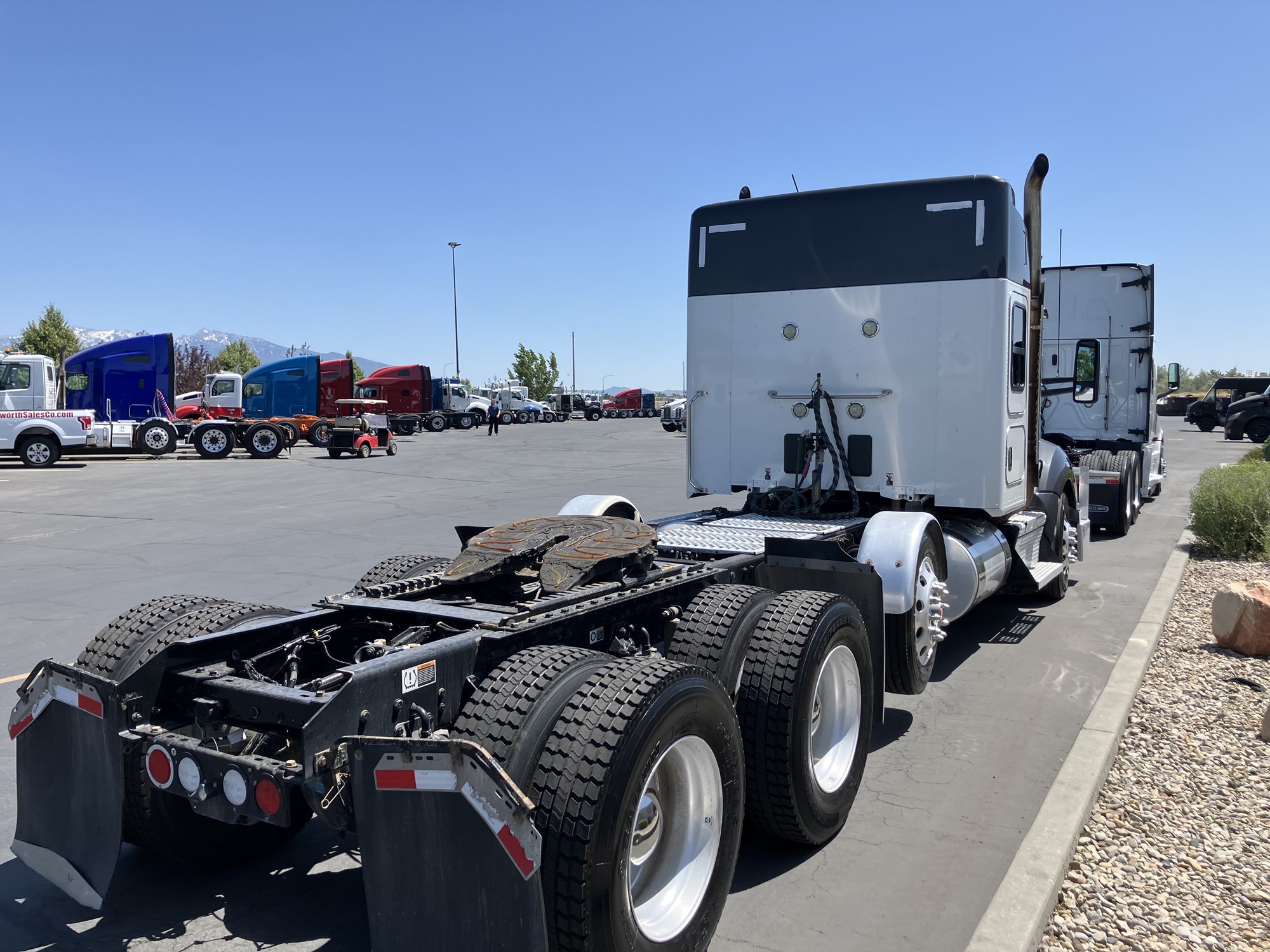 2020 Kenworth T680 - image 5 of 6