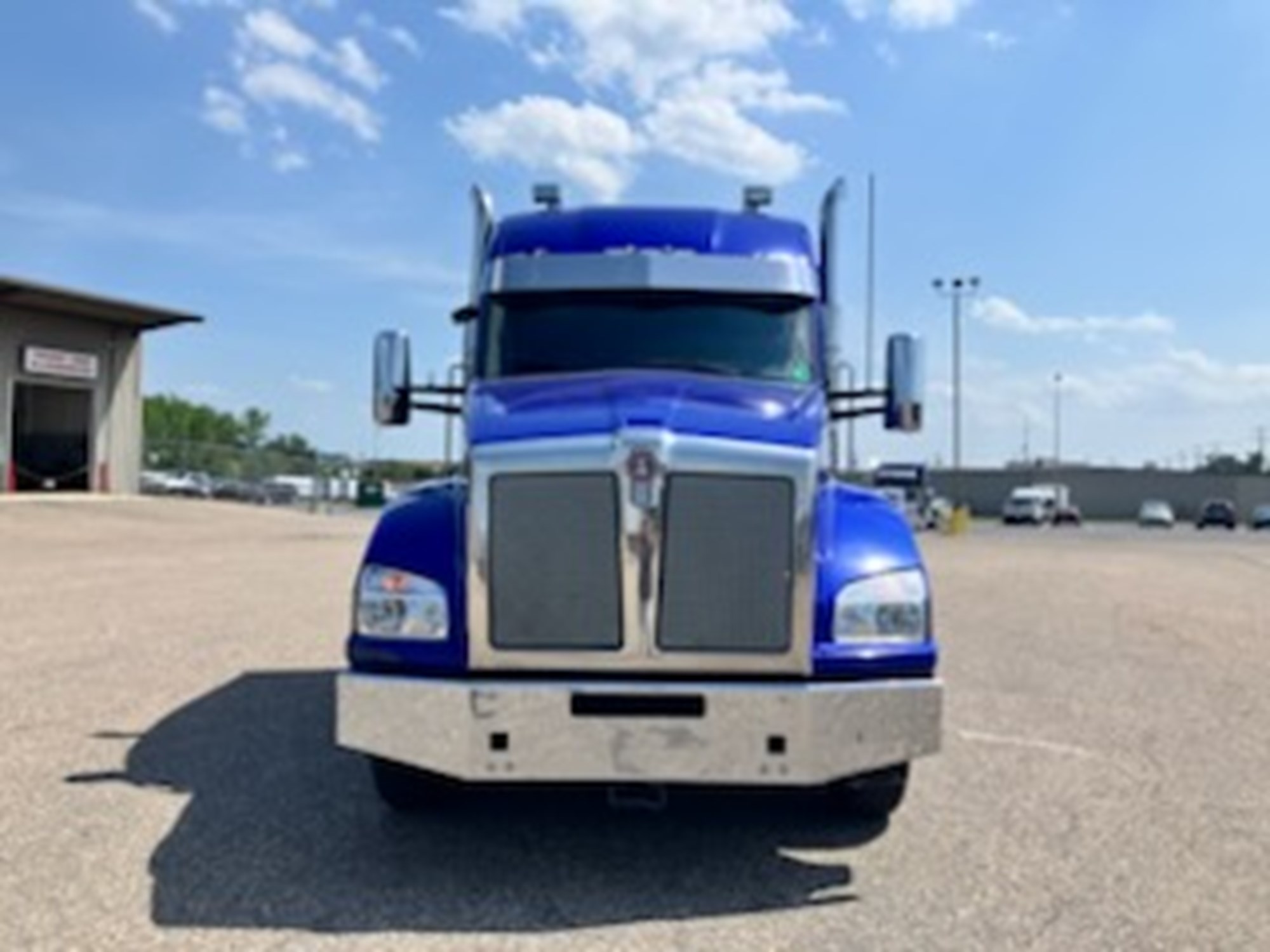 2020 Kenworth T880 - image 2 of 6