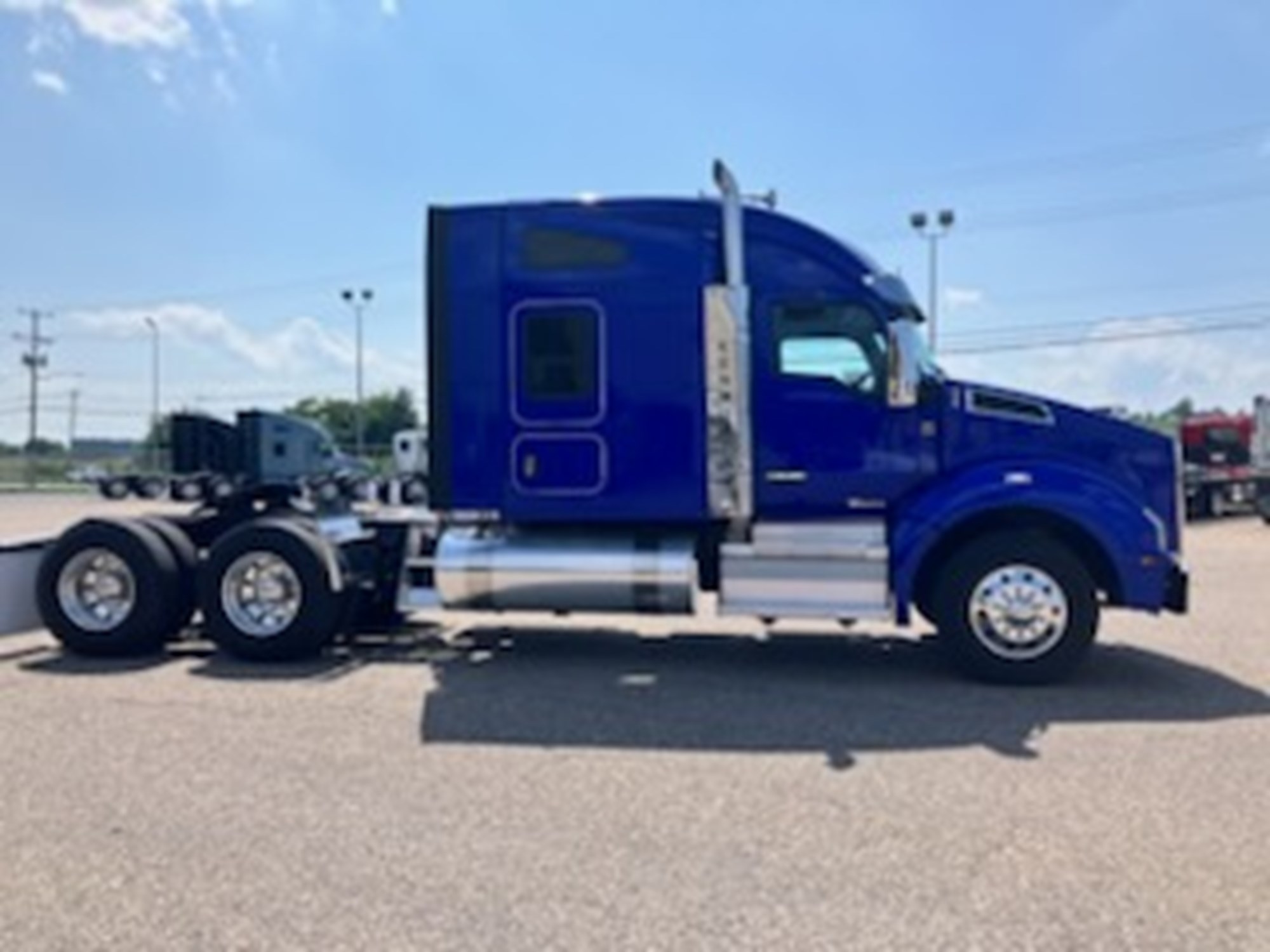 2020 Kenworth T880 - image 4 of 6