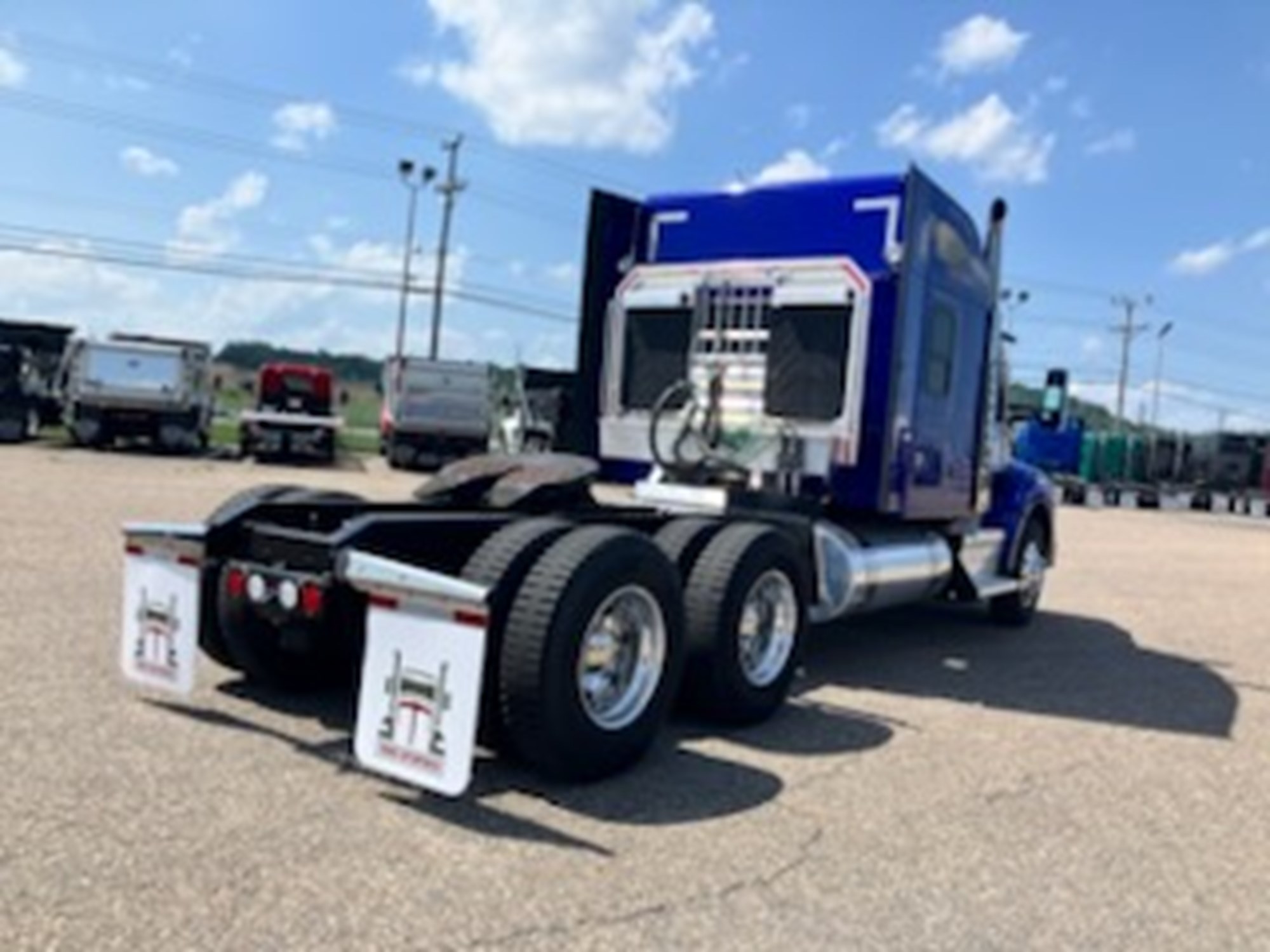 2020 Kenworth T880 - image 5 of 6