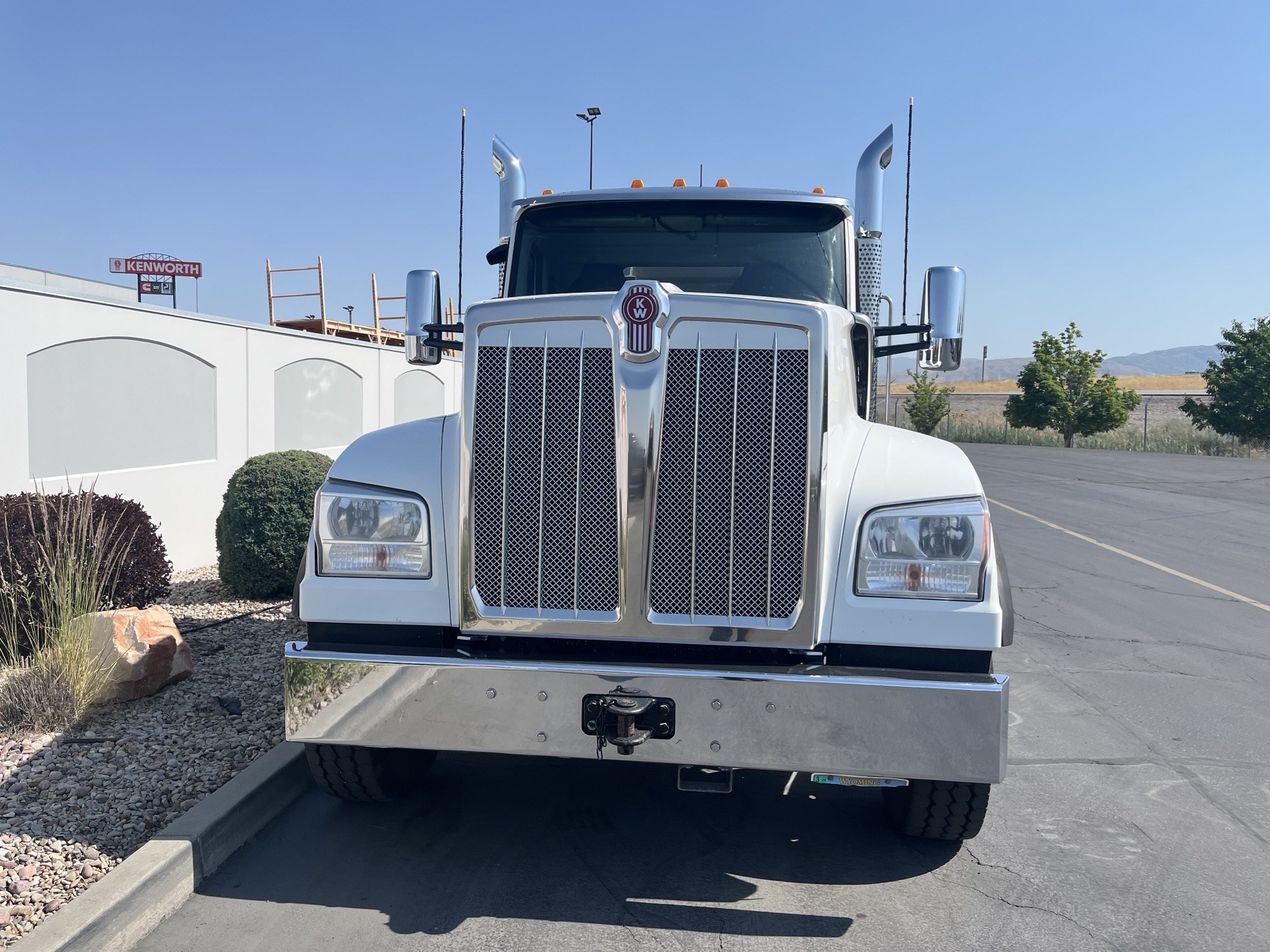 2024 Kenworth W990 - image 3 of 6