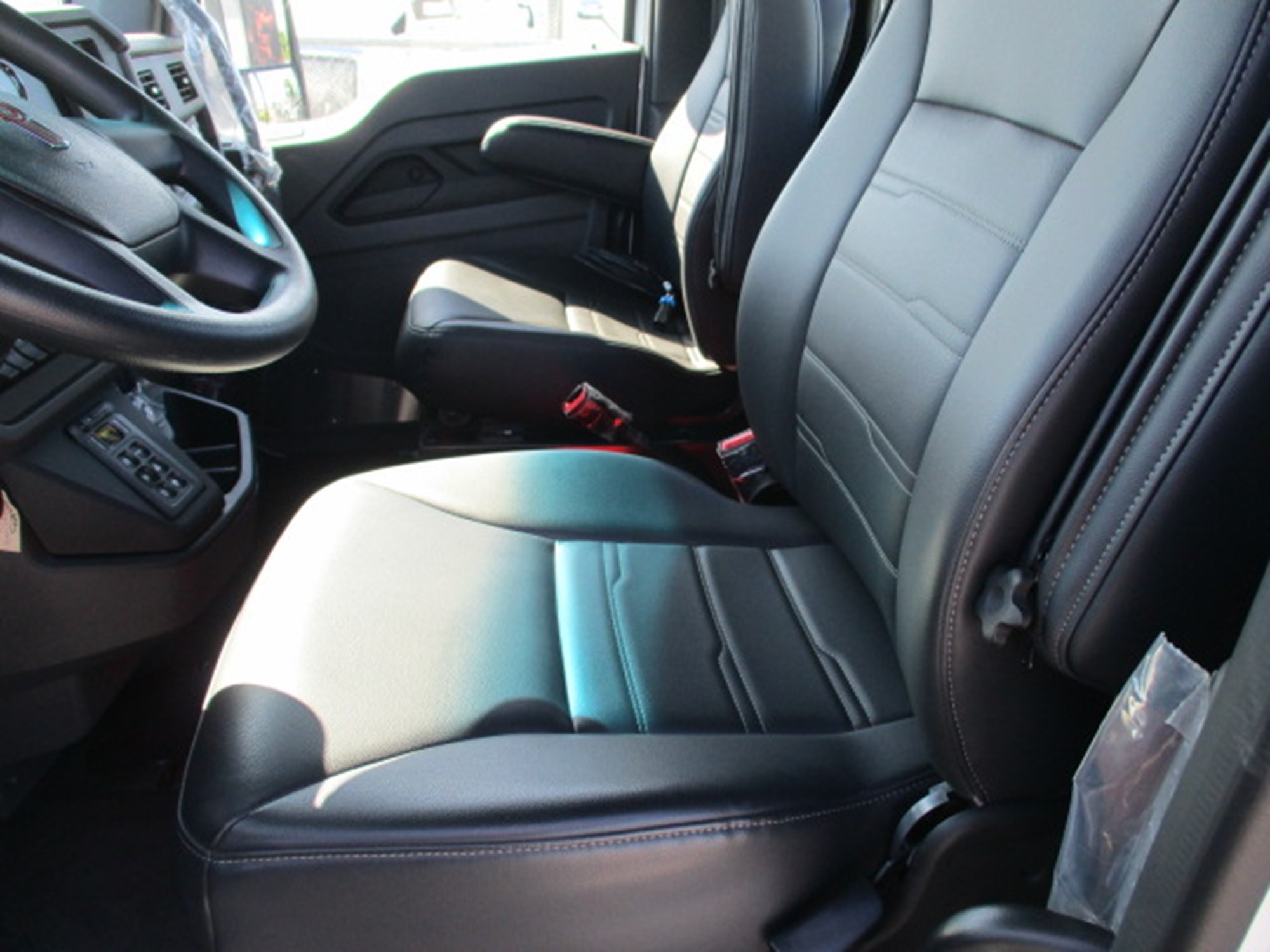 2025 Kenworth - image 6