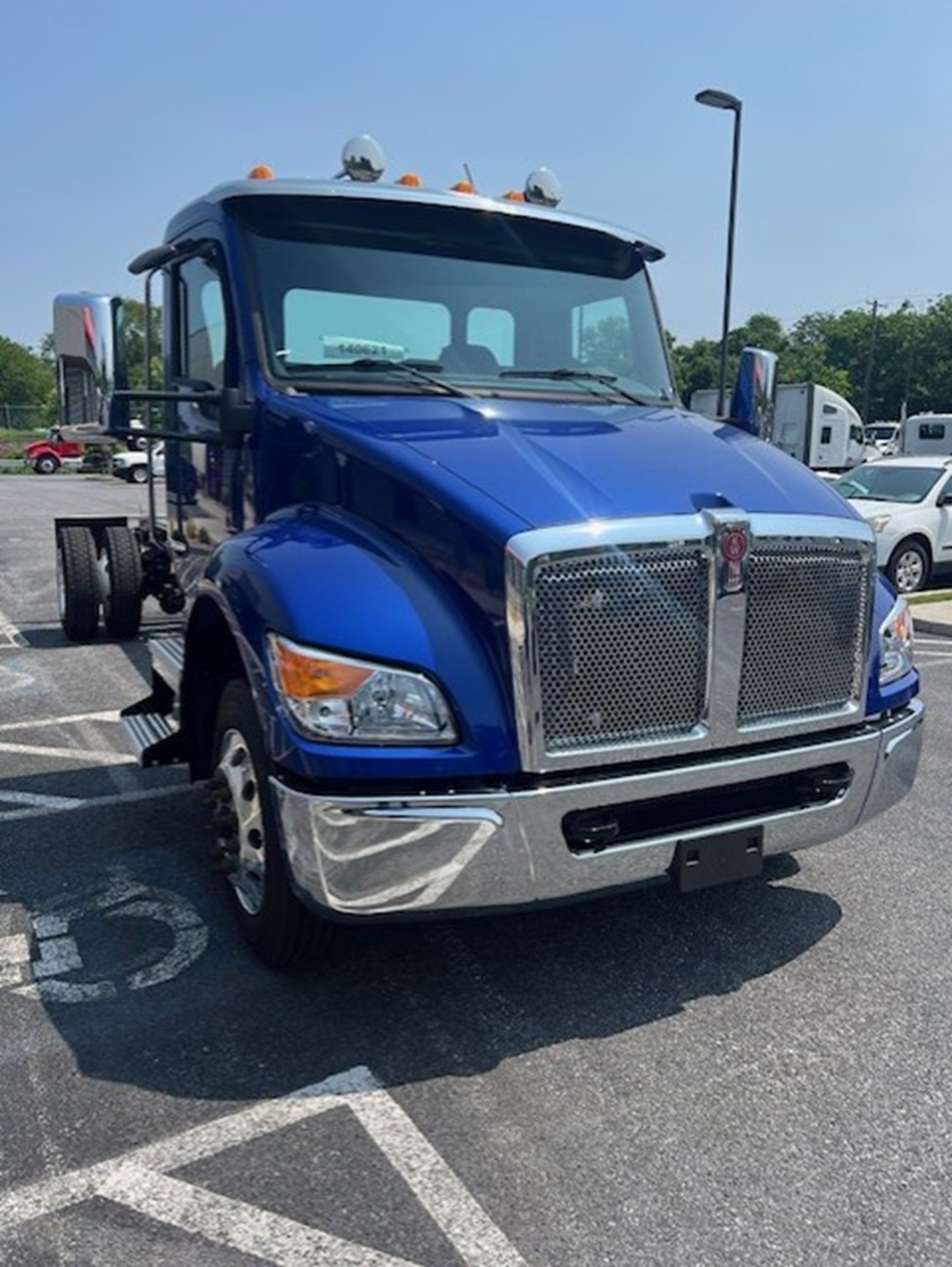 2025 Kenworth T280 - image 3 of 6